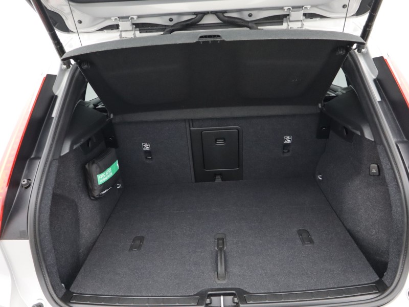 Used Volvo XC40 2025 for sale - 76982224: Photo 25