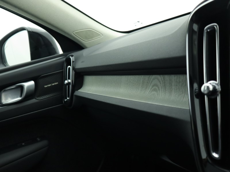 Used Volvo XC40 2025 for sale - 76982224: Photo 63