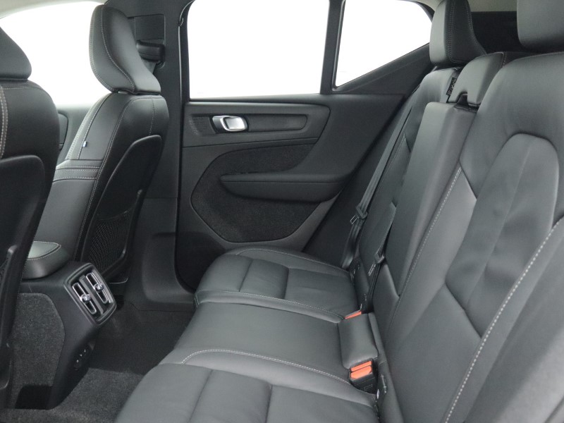 Used Volvo XC40 2025 for sale - 76982224: Photo 7