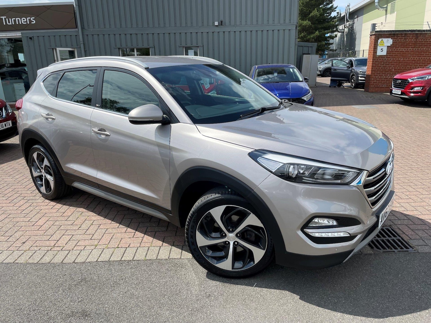 Used Hyundai TUCSON 2017 for sale - 76868300: Photo 1