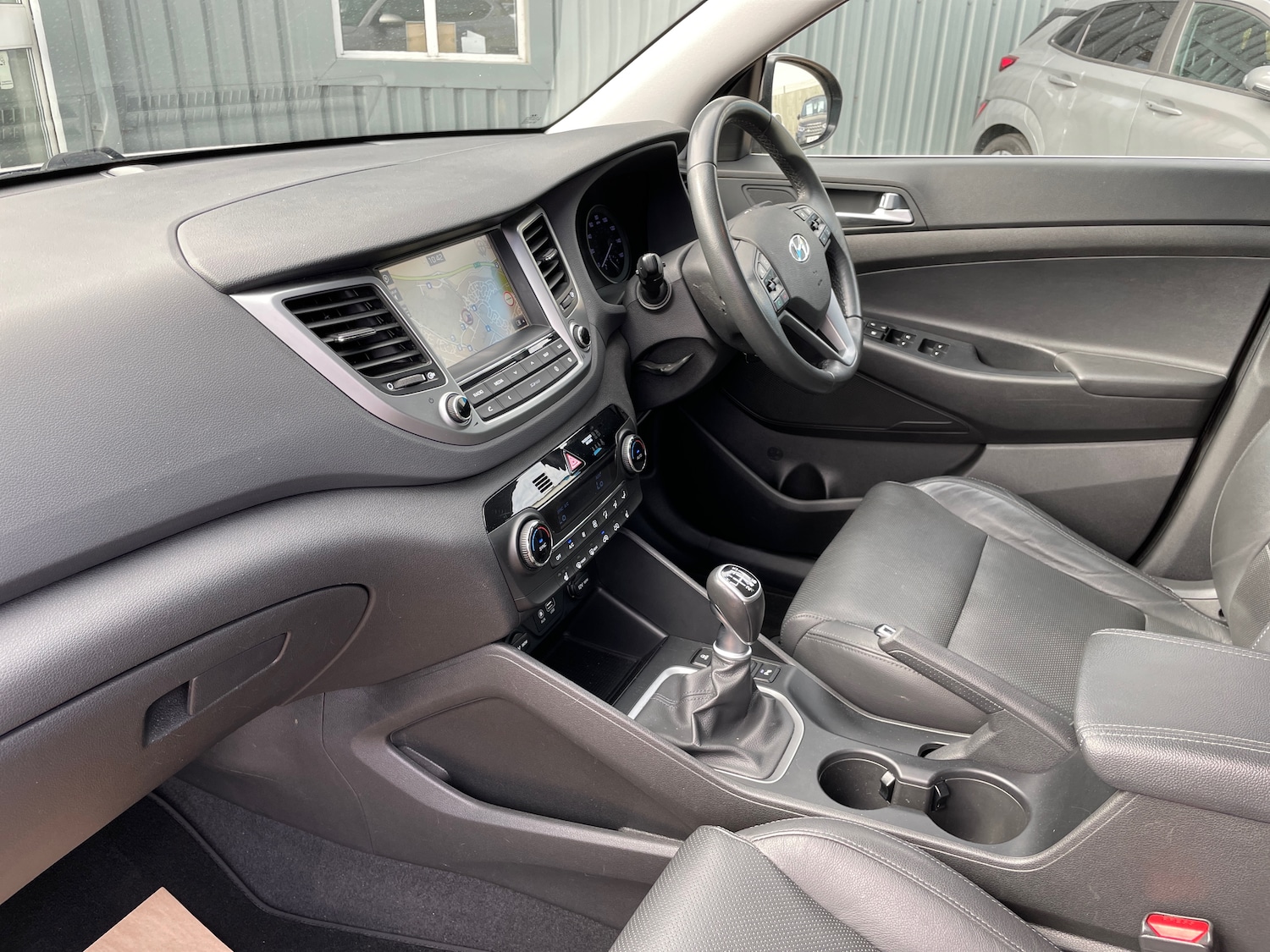 Used Hyundai TUCSON 2017 for sale - 76868300: Photo 3