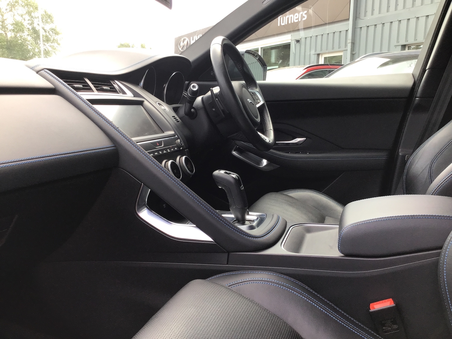 Used Jaguar E-Pace 2019 for sale - 76868432: Photo 3