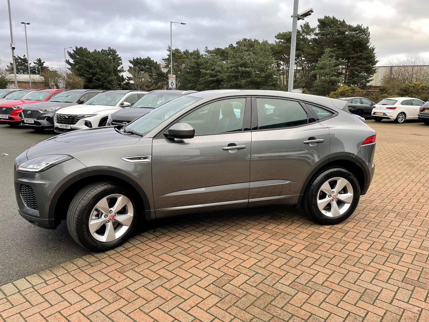 Used Jaguar E-Pace 2019 for sale - 76868432: Photo 4