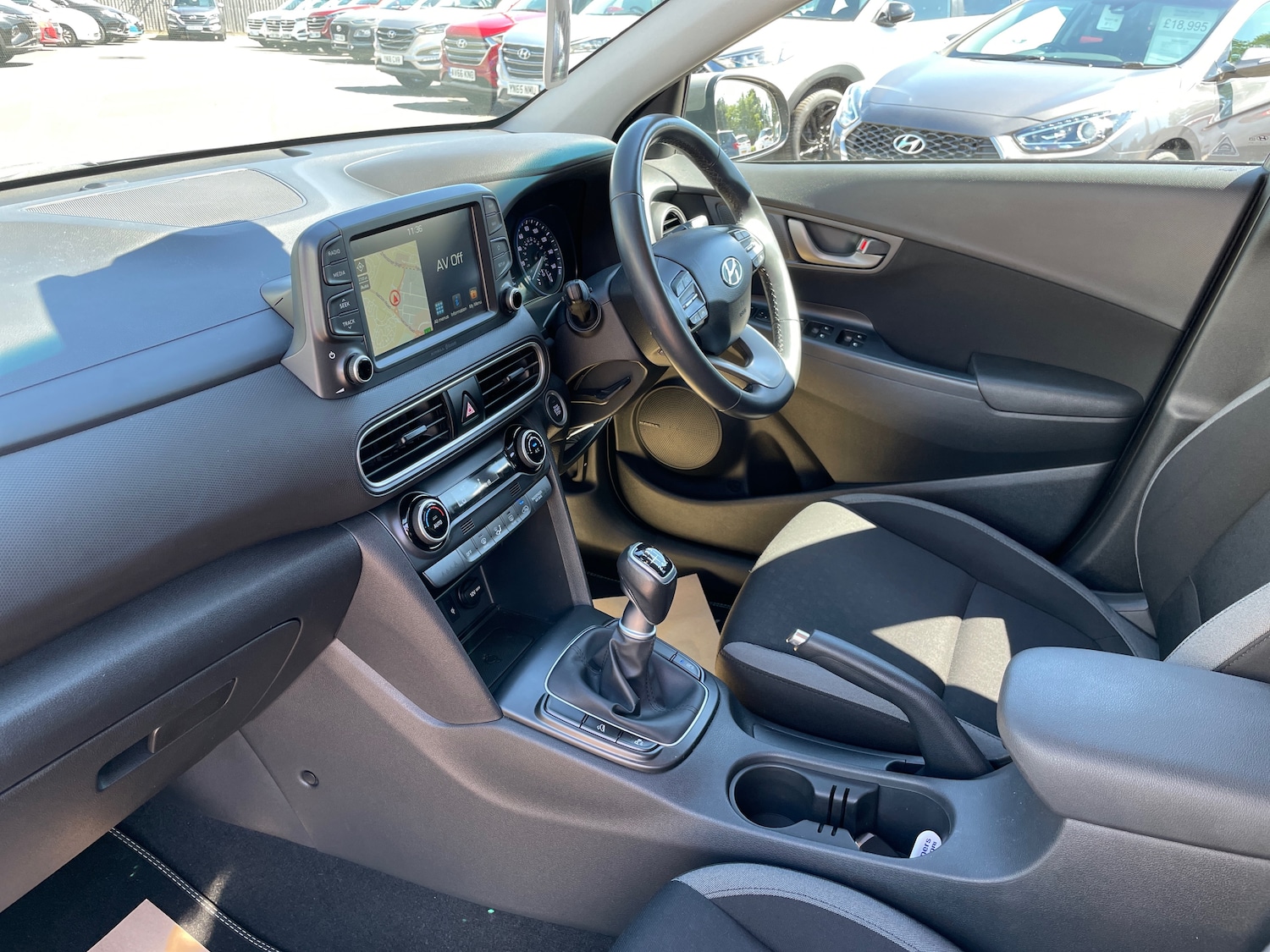 Used Hyundai KONA 2018 for sale - 76868318: Photo 3