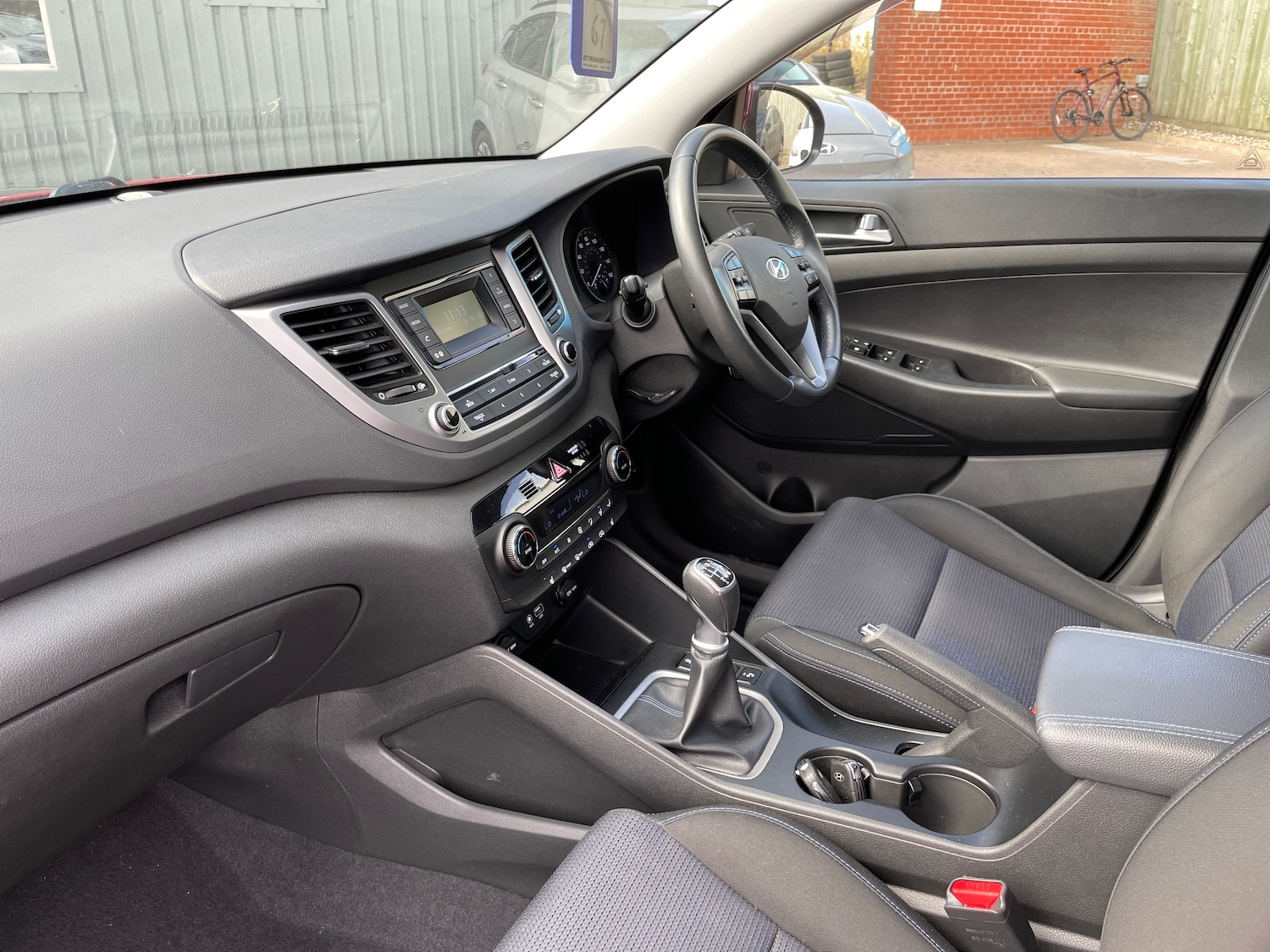 Used Hyundai TUCSON 2017 for sale - 76868265: Photo 3