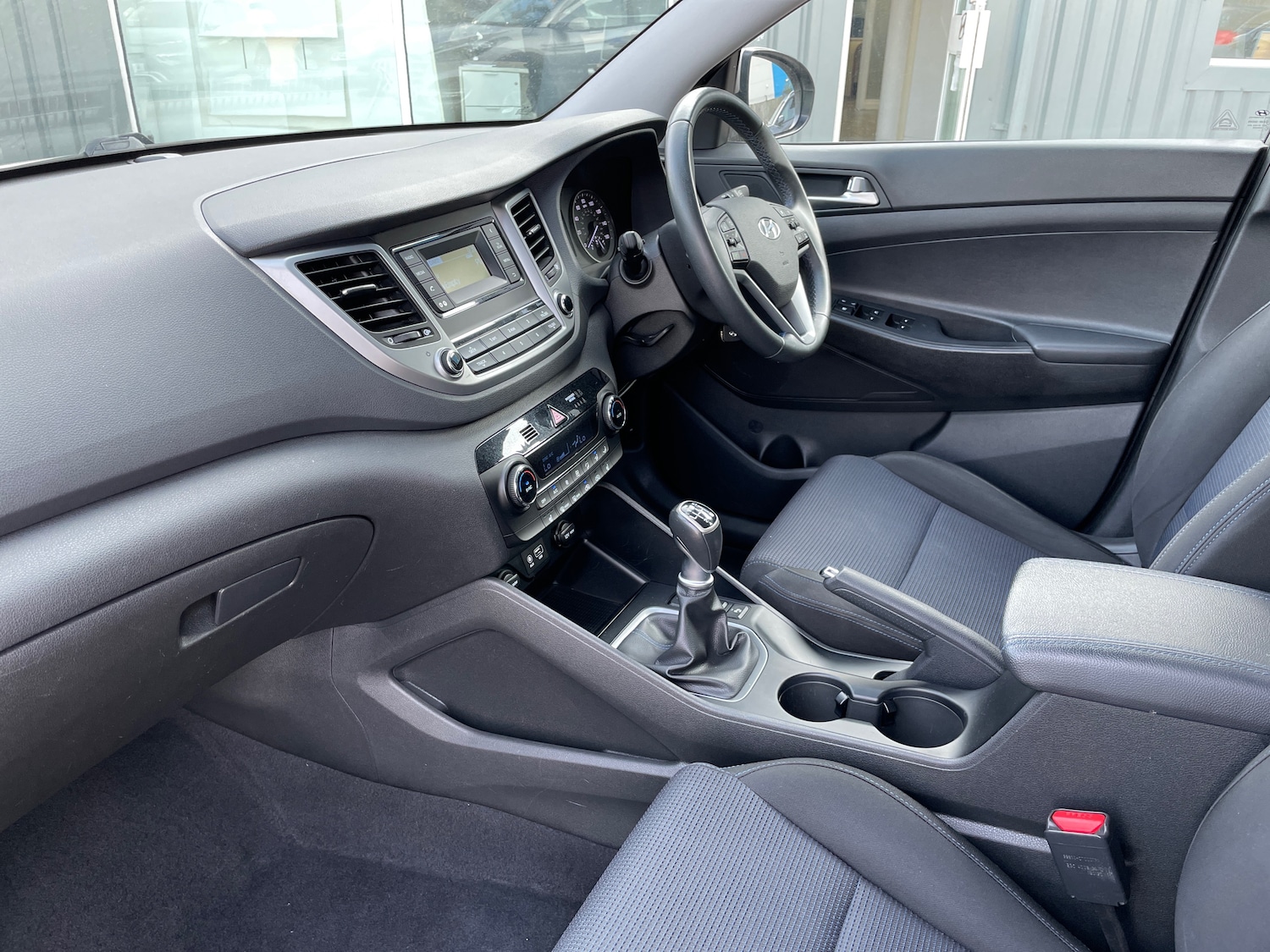 Used Hyundai TUCSON 2018 for sale - 76868244: Photo 3