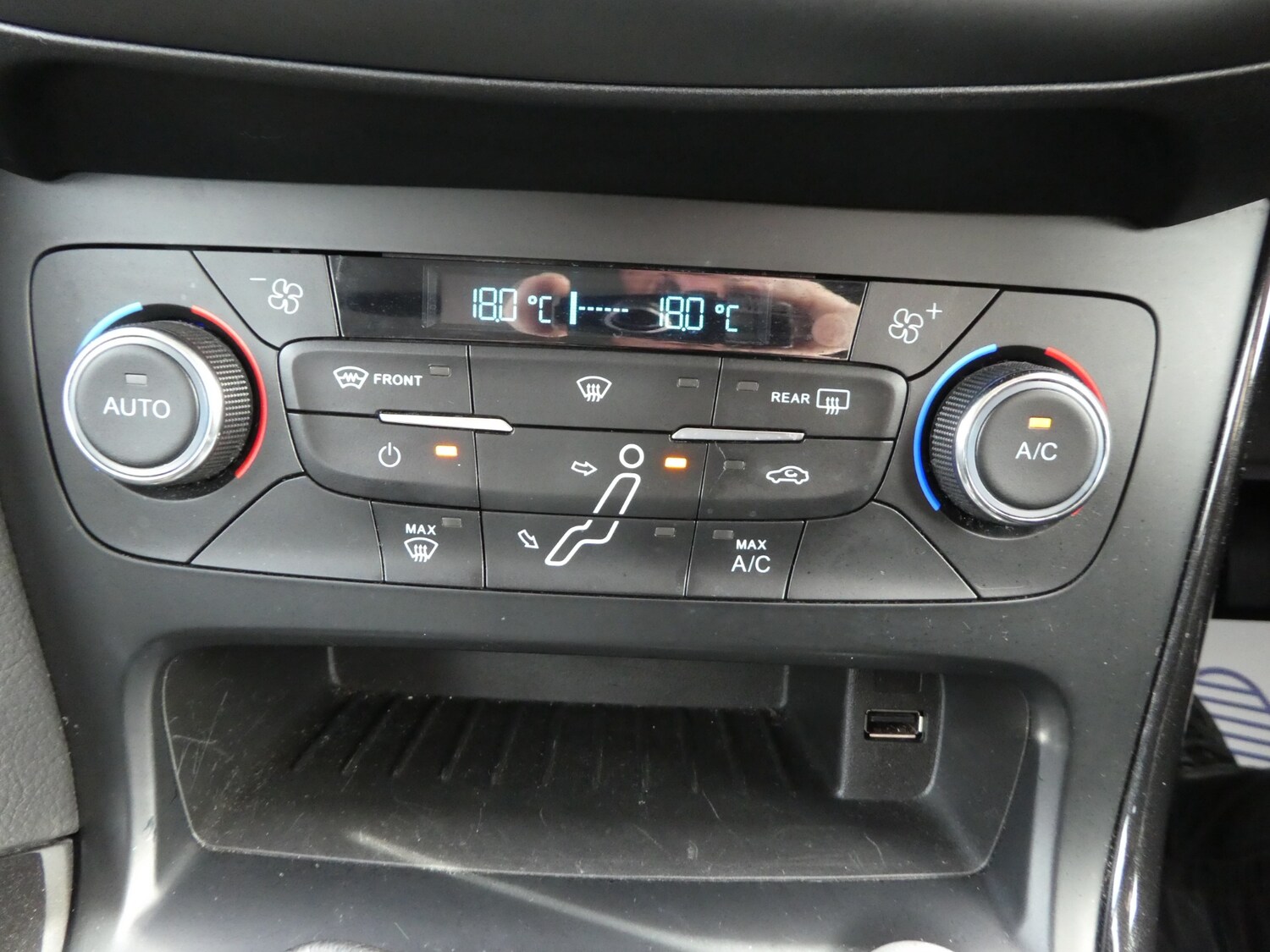 Used Ford Focus 2015 for sale - 75981846: Photo 19