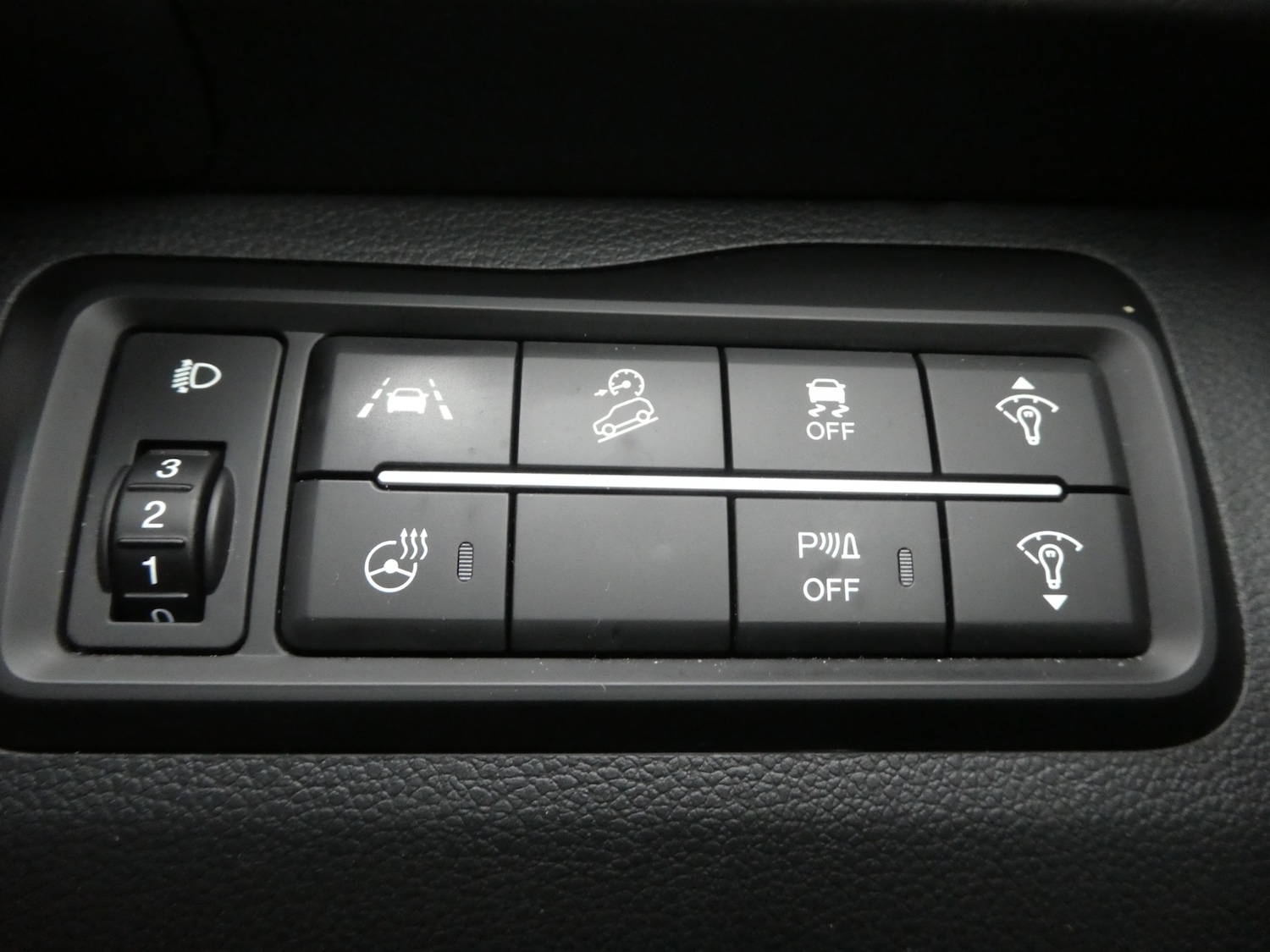 Used Ssangyong Tivoli 2023 for sale - 77323930: Photo 17