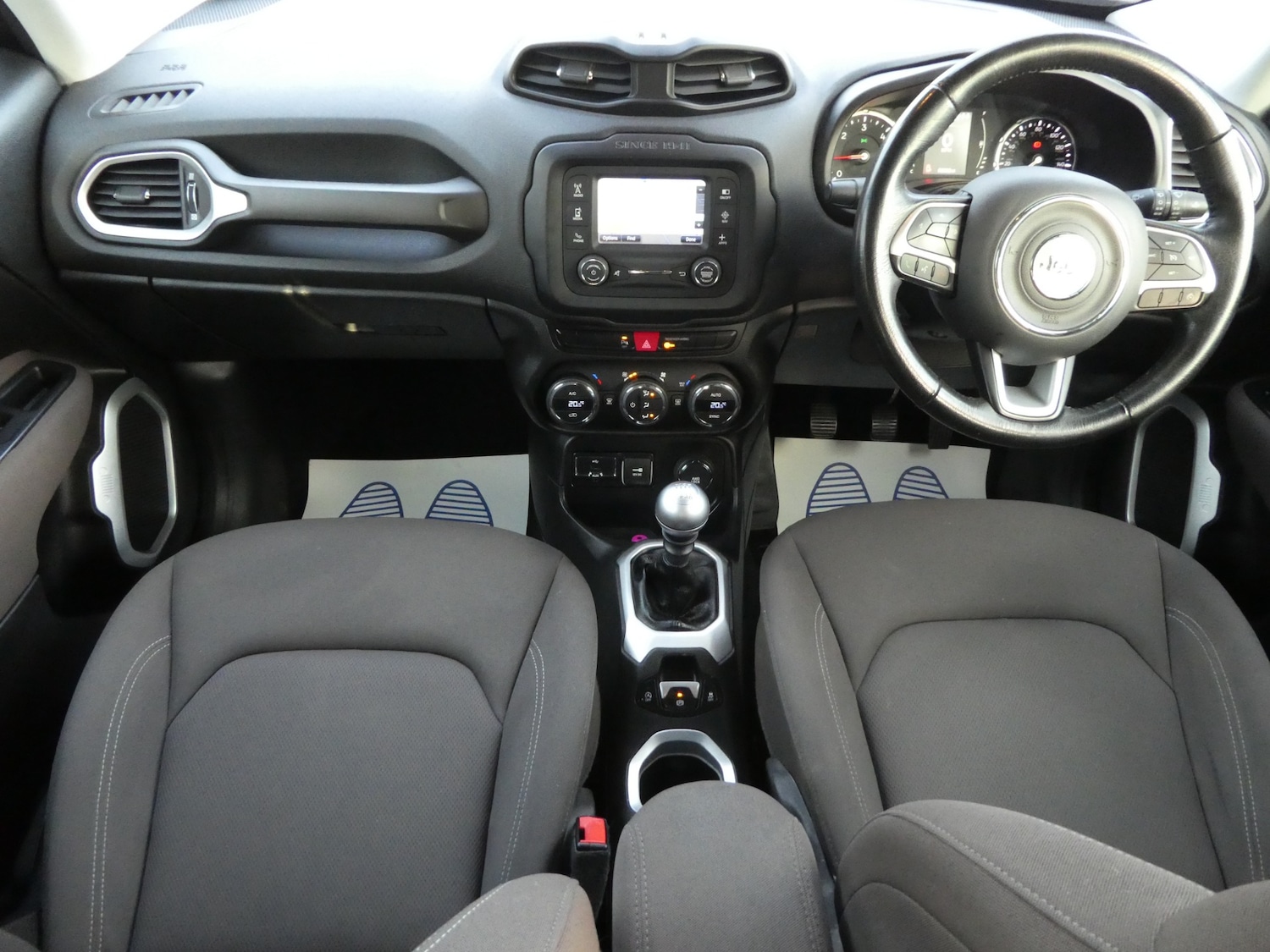 Used Jeep Renegade 2016 for sale - 76893008: Photo 12