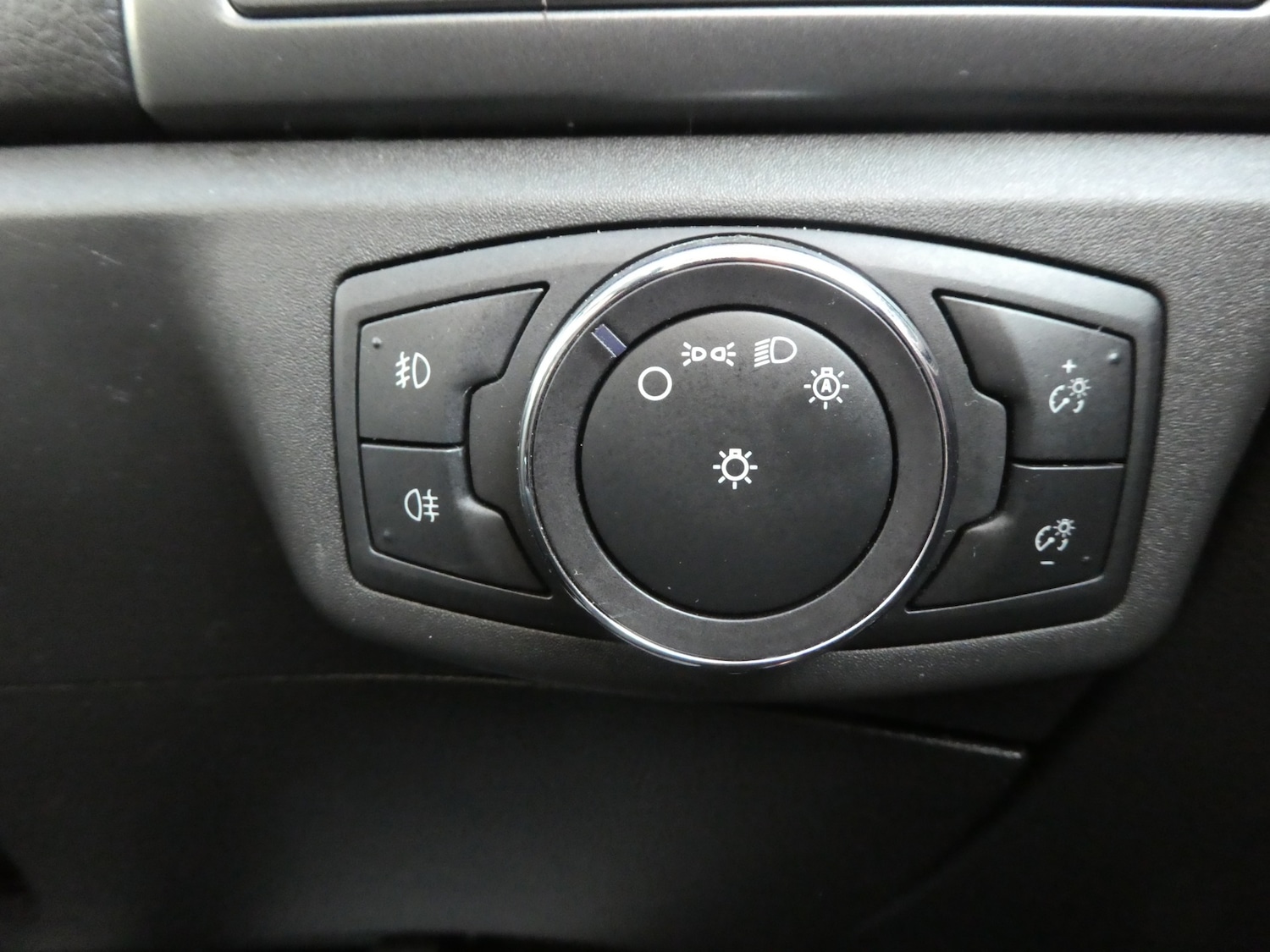 Used Ford Mondeo 2015 for sale - 76444479: Photo 17