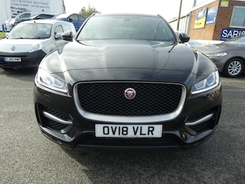 Used Jaguar F-Pace 2018 for sale - 76466116: Photo
