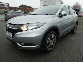 Used Honda HR-V 2017 for sale - 77270787: Photo