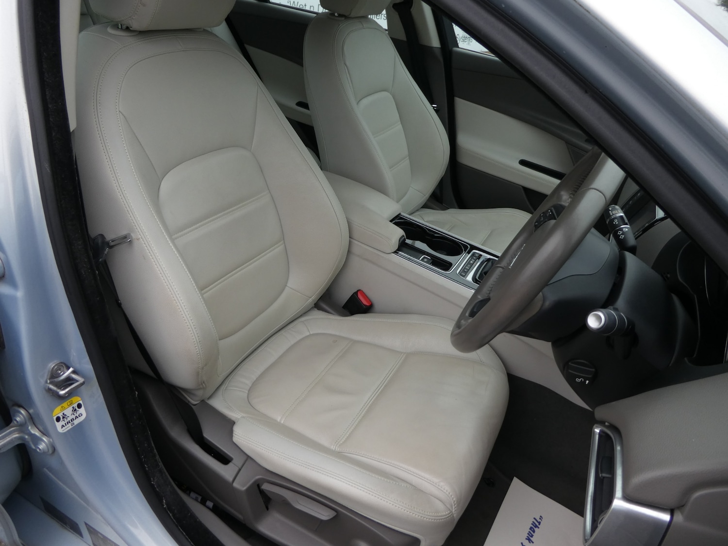 Used Jaguar XE 2015 for sale - 77590021: Photo 10