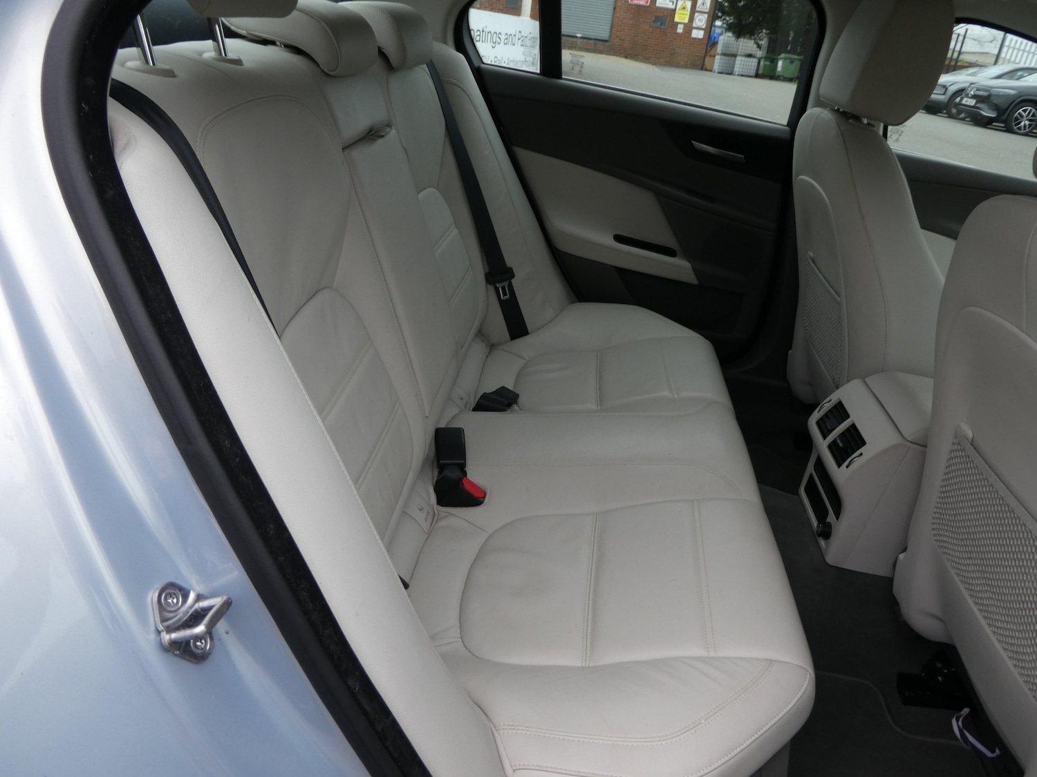 Used Jaguar XE 2015 for sale - 77590021: Photo 11