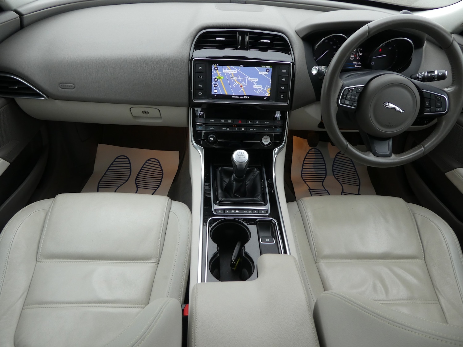 Used Jaguar XE 2015 for sale - 77590021: Photo 12