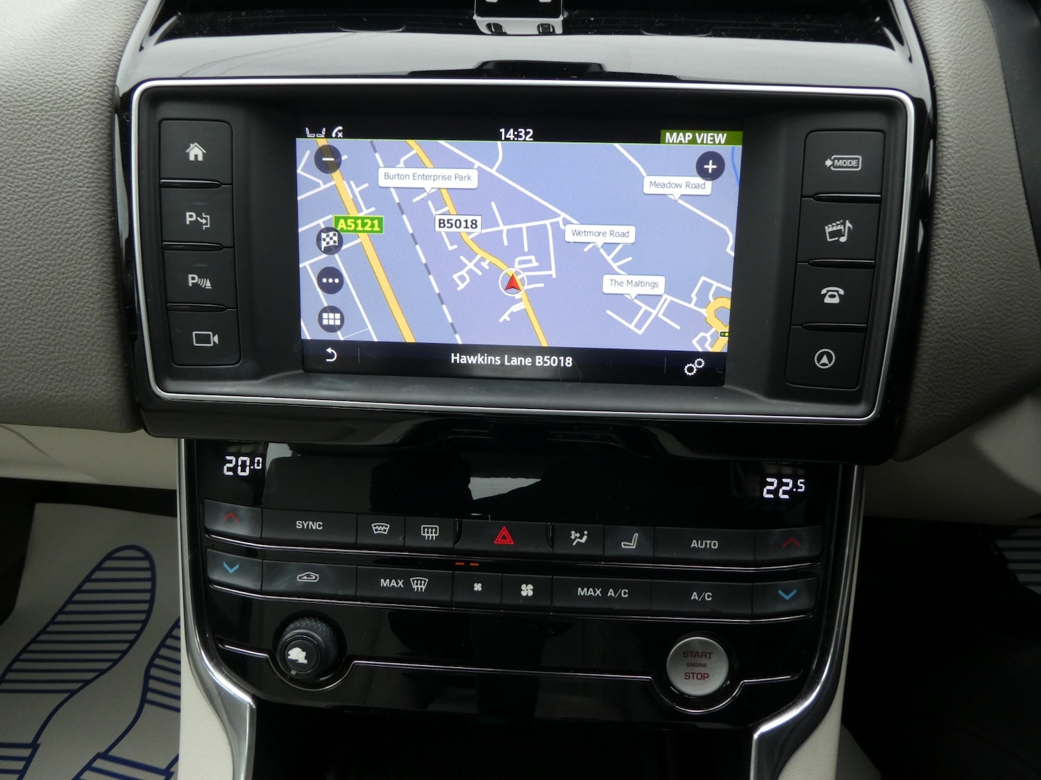 Used Jaguar XE 2015 for sale - 77590021: Photo 17