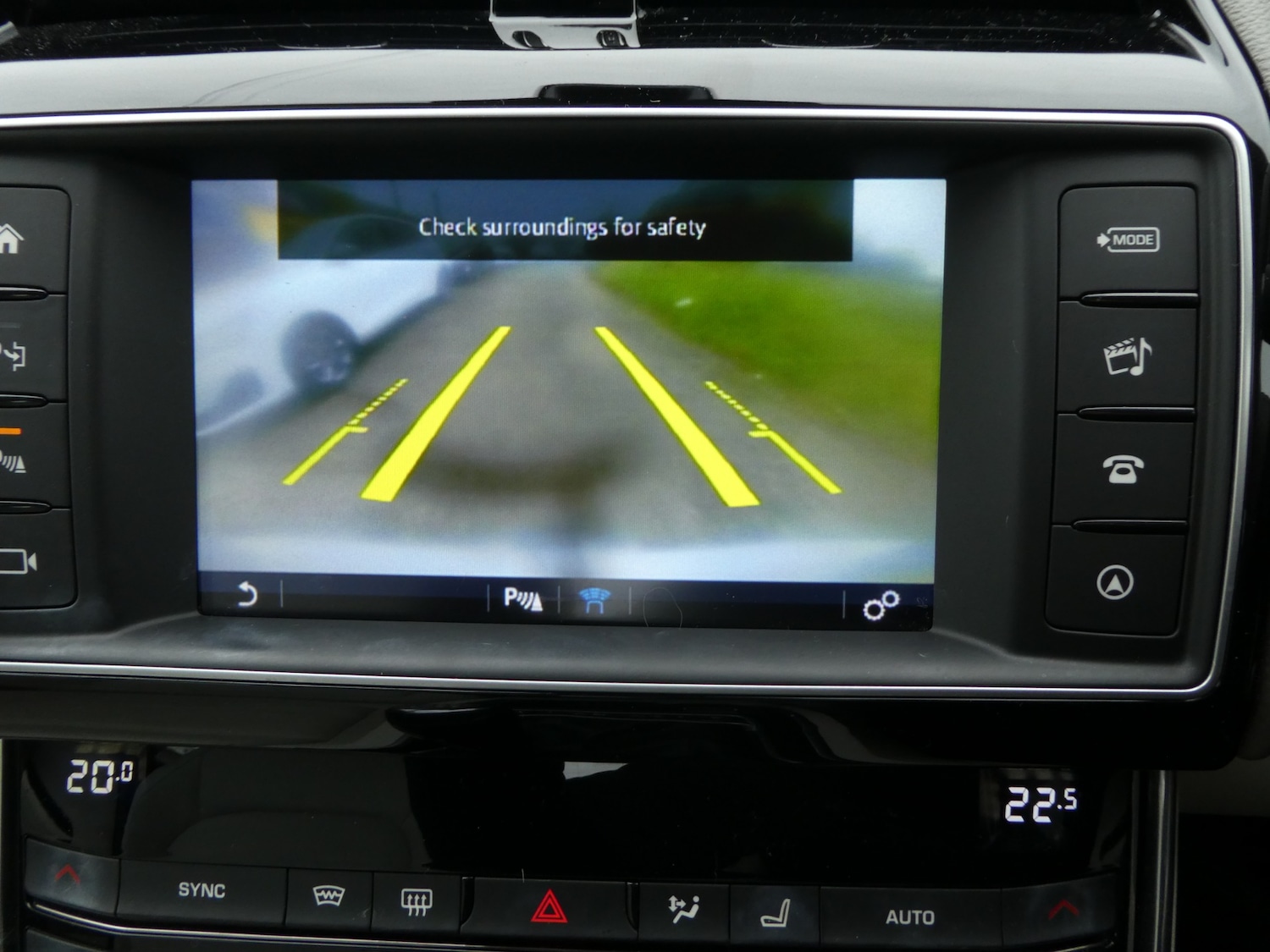 Used Jaguar XE 2015 for sale - 77590021: Photo 20