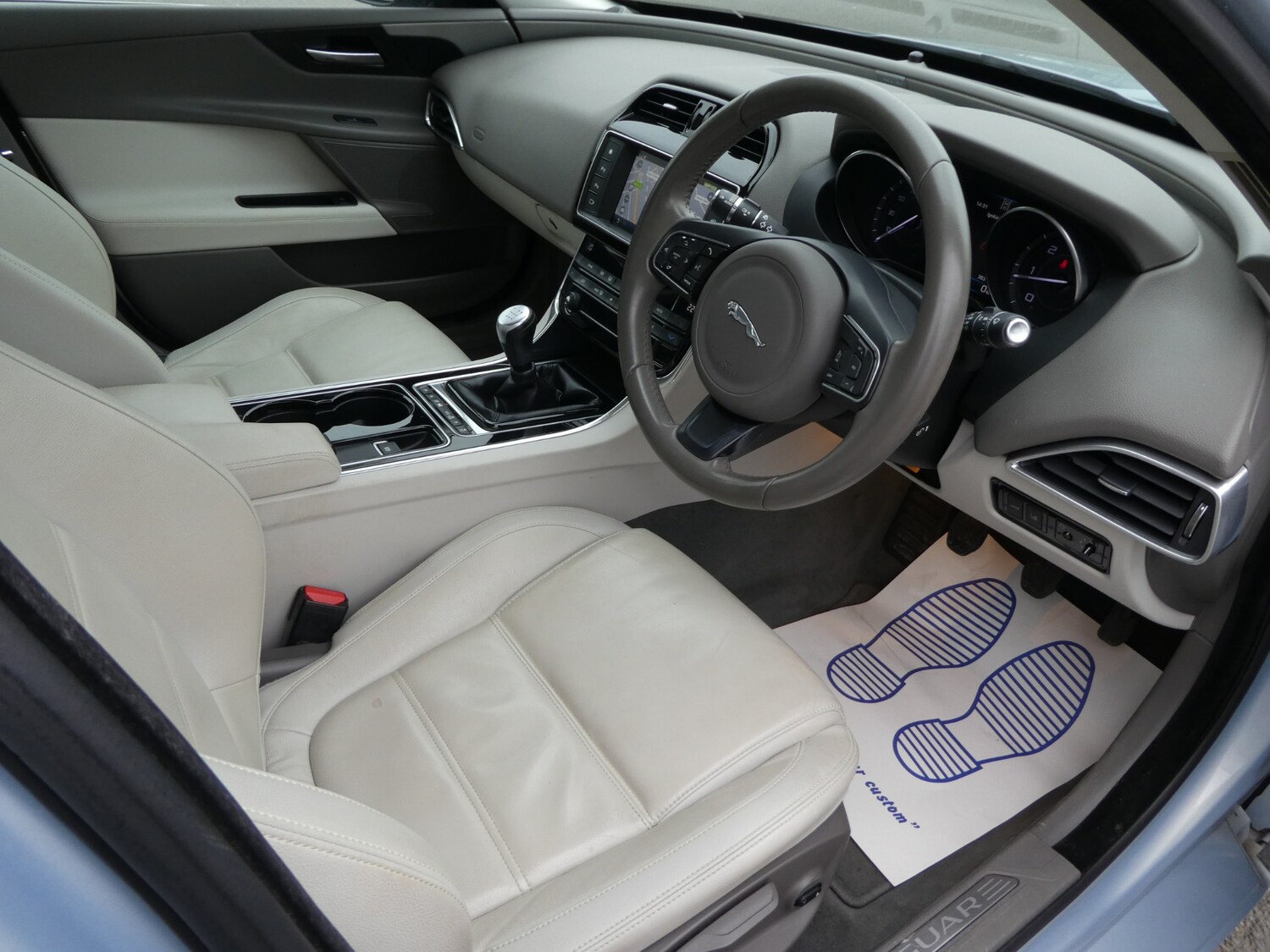 Used Jaguar XE 2015 for sale - 77590021: Photo 9