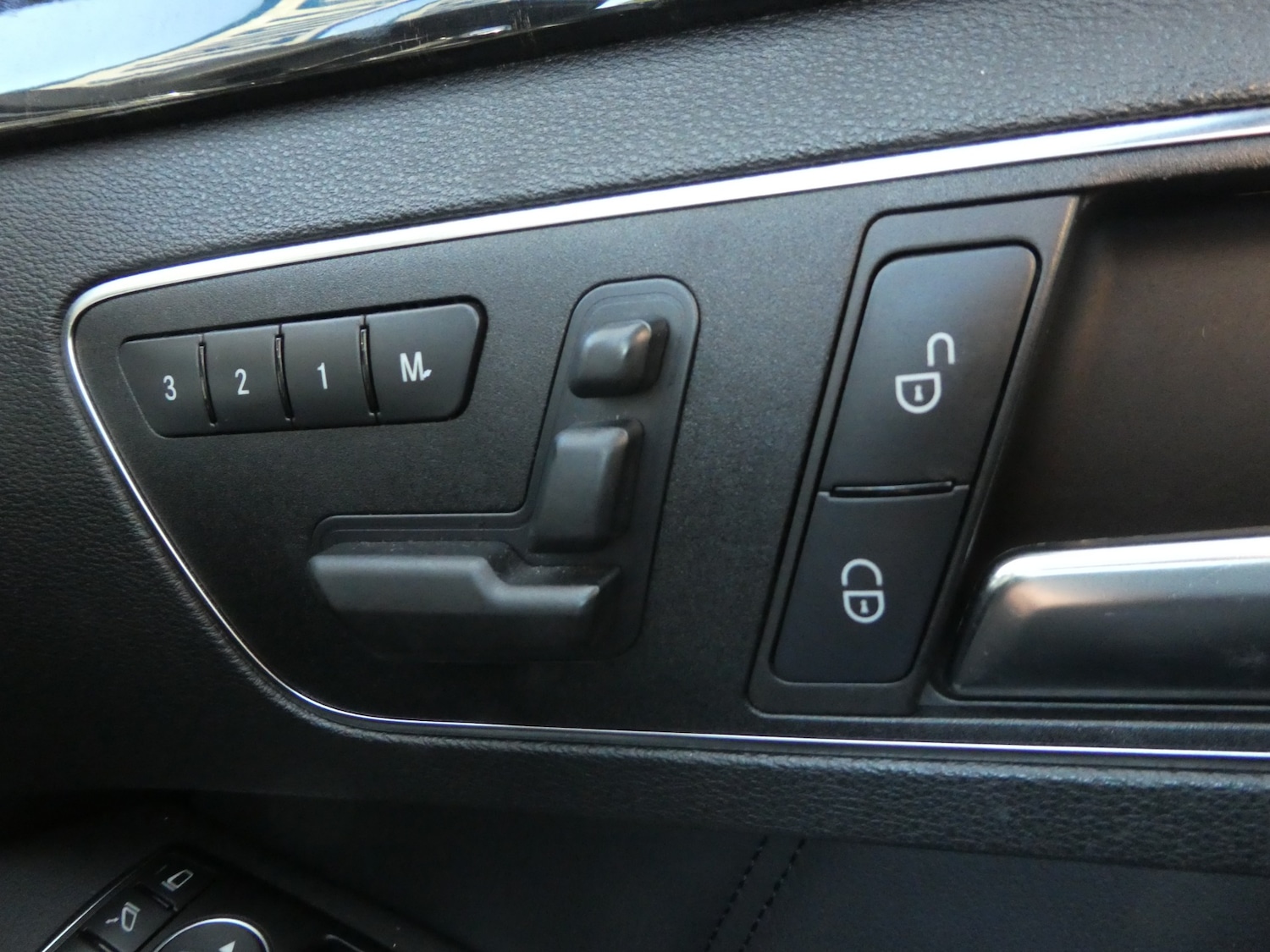 Used Mercedes-Benz E Class 2012 for sale - 76391688: Photo 17