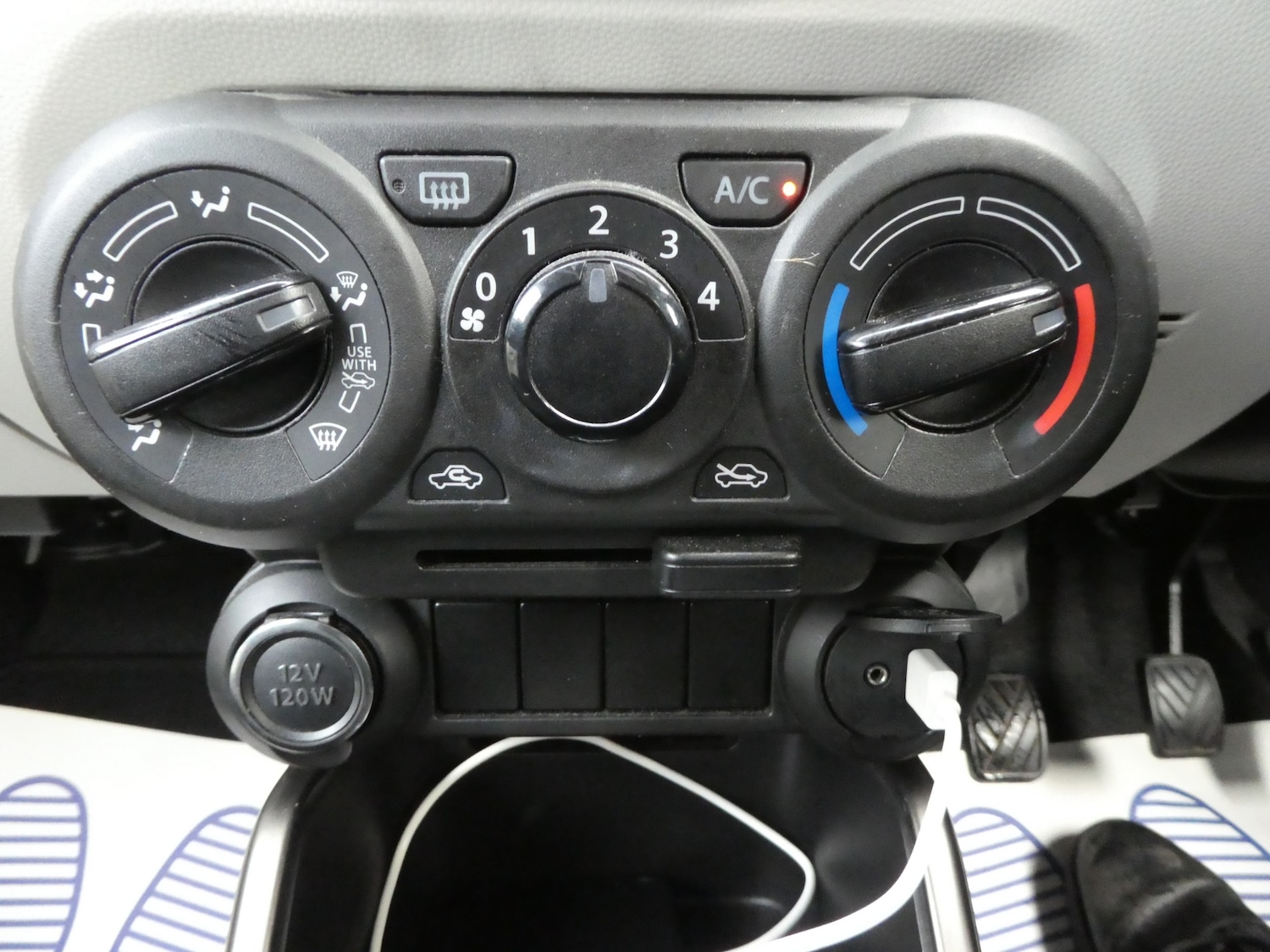 Used Suzuki Ignis 2018 for sale - 76940124: Photo 20