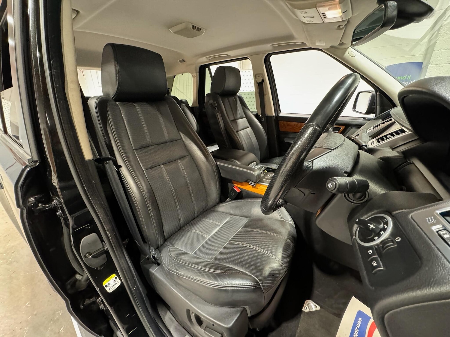 Used Land Rover Range Rover Sport 2011 for sale - 76607146: Photo 17