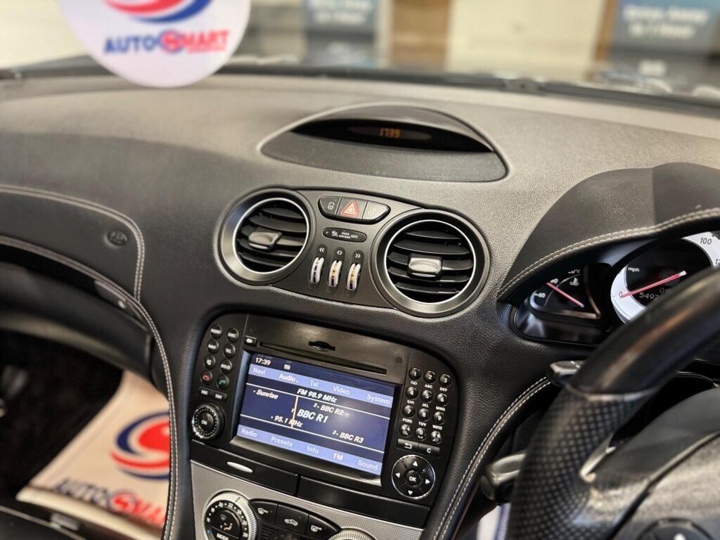 Used Mercedes-Benz SL 2011 for sale - 76992015: Photo 11