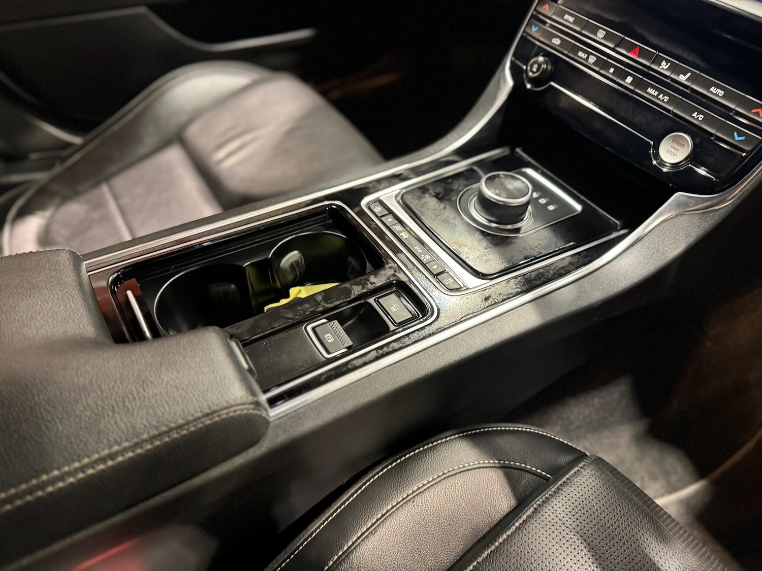 Used Jaguar XE 2019 for sale - 76965062: Photo 16