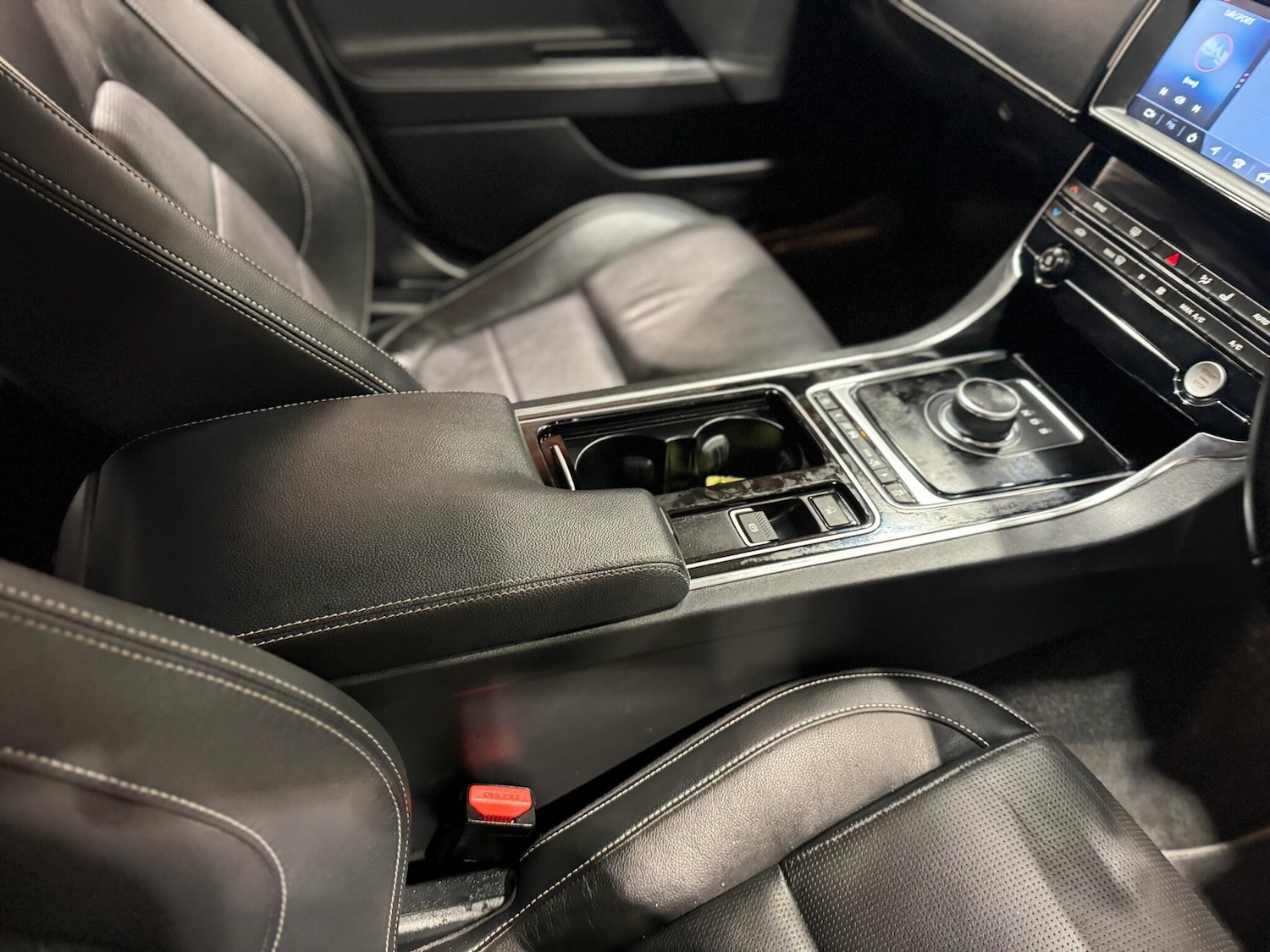 Used Jaguar XE 2019 for sale - 76965062: Photo 17