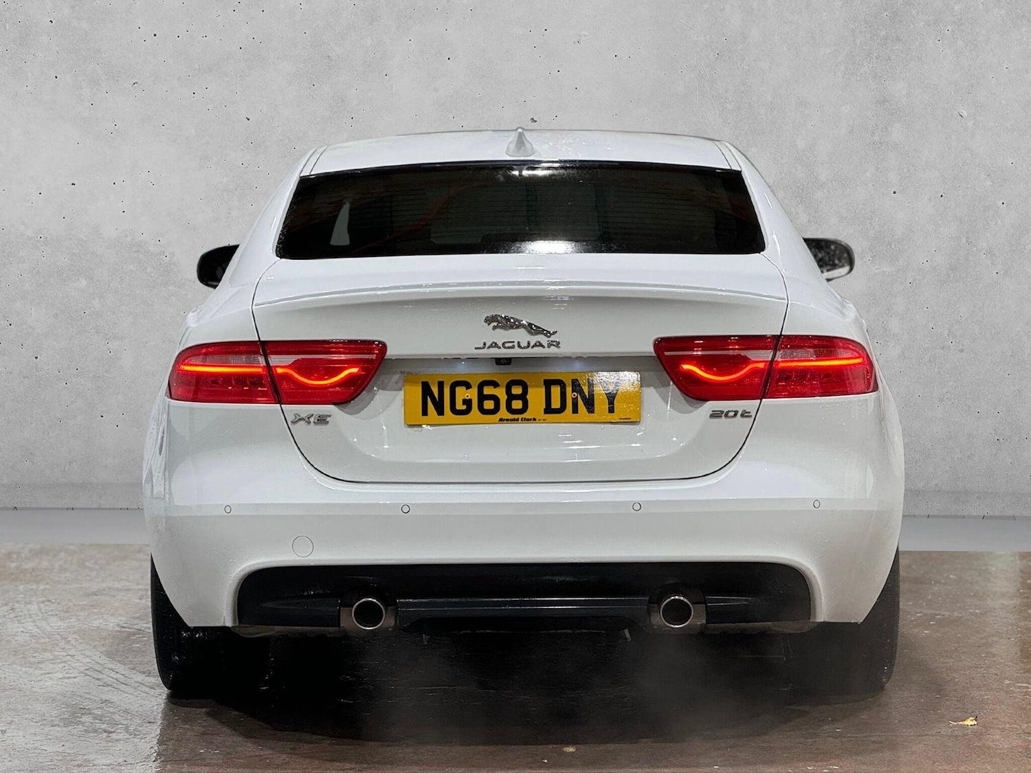 Used Jaguar XE 2019 for sale - 76965062: Photo 6