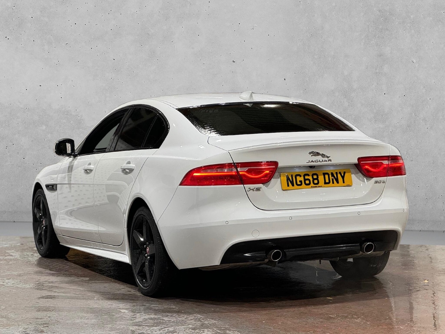 Used Jaguar XE 2019 for sale - 76965062: Photo 7