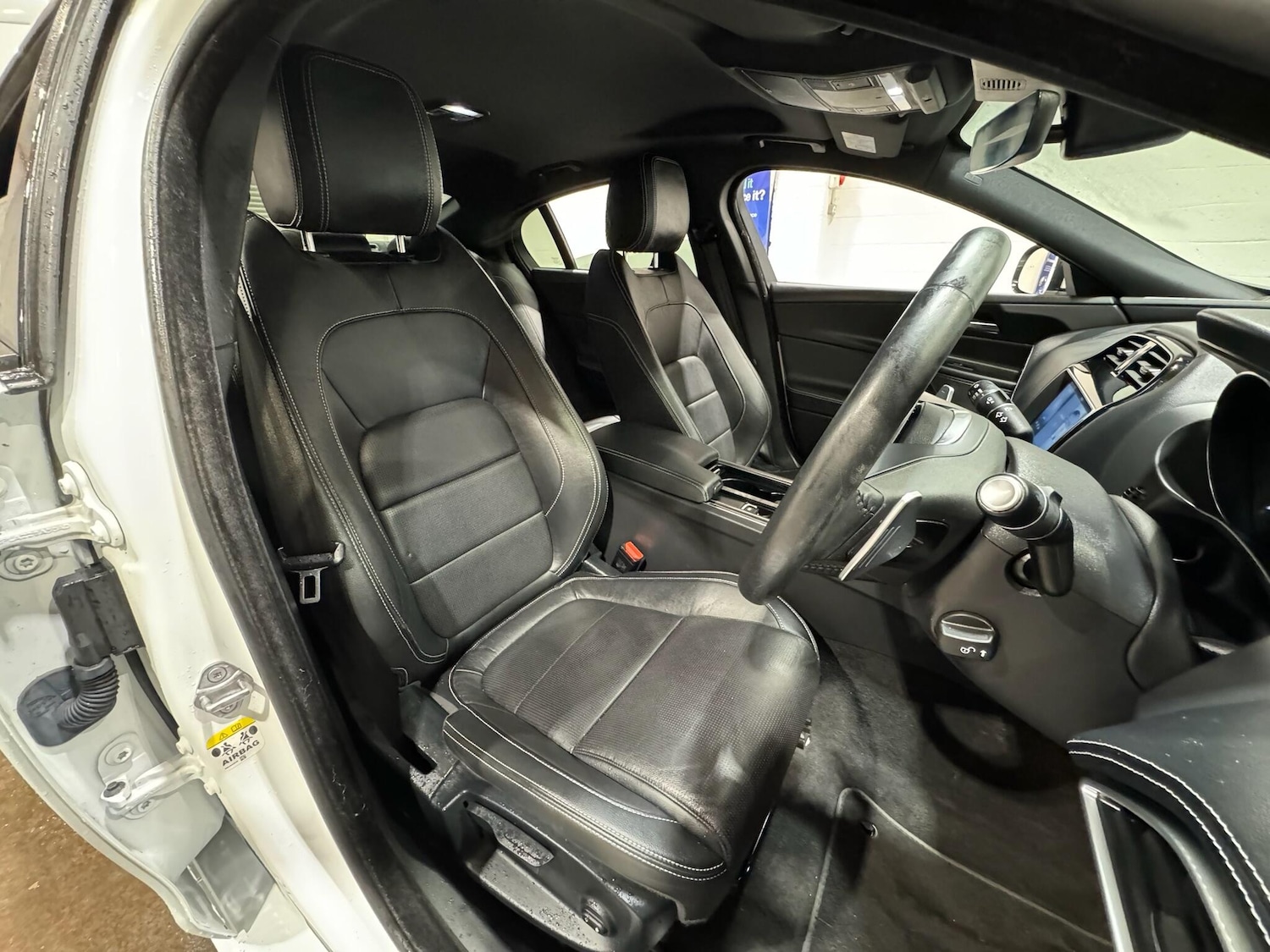 Used Jaguar XE 2019 for sale - 76965062: Photo 8