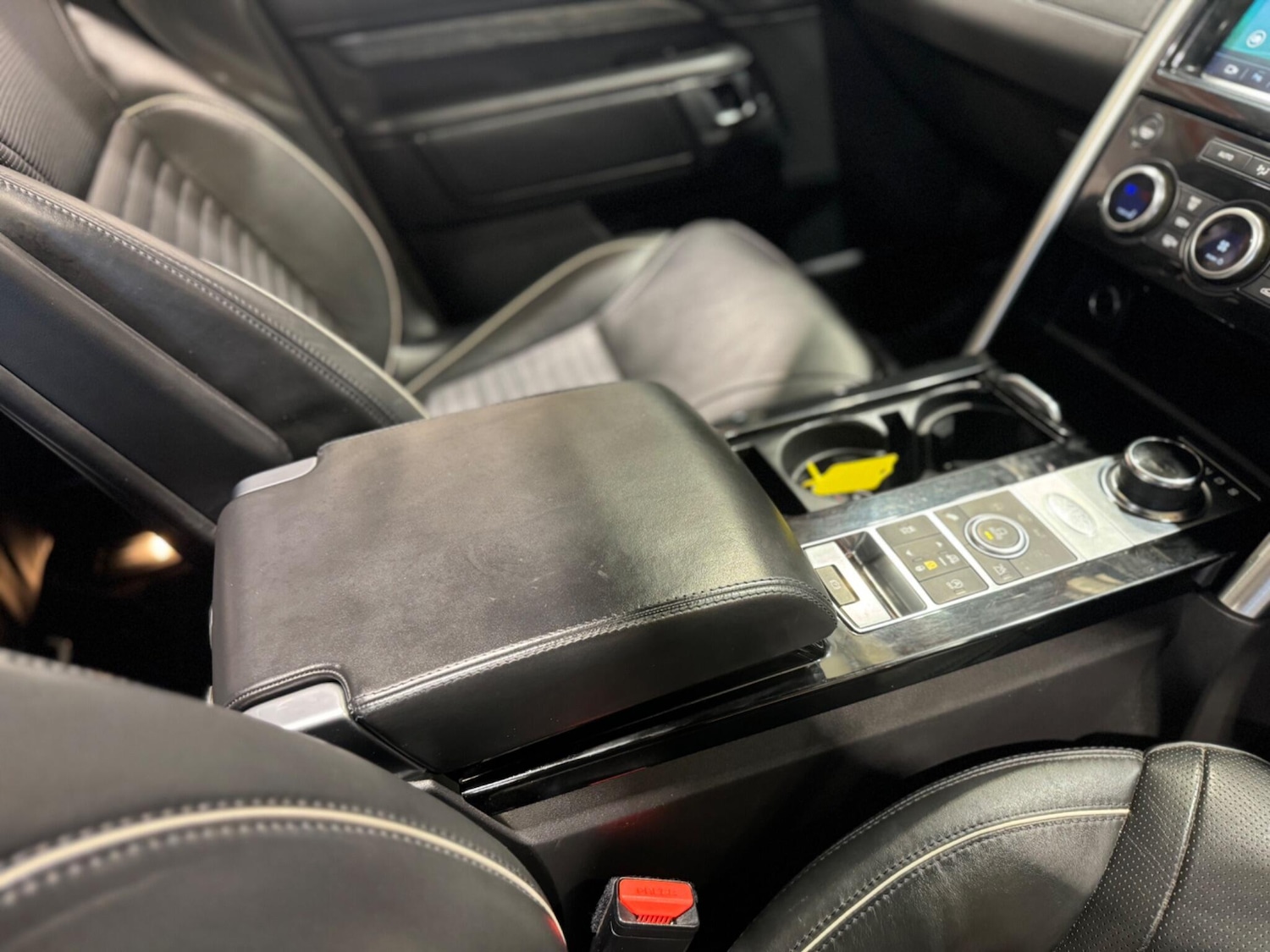 Used Land Rover Discovery 2019 for sale - 75964737: Photo 15