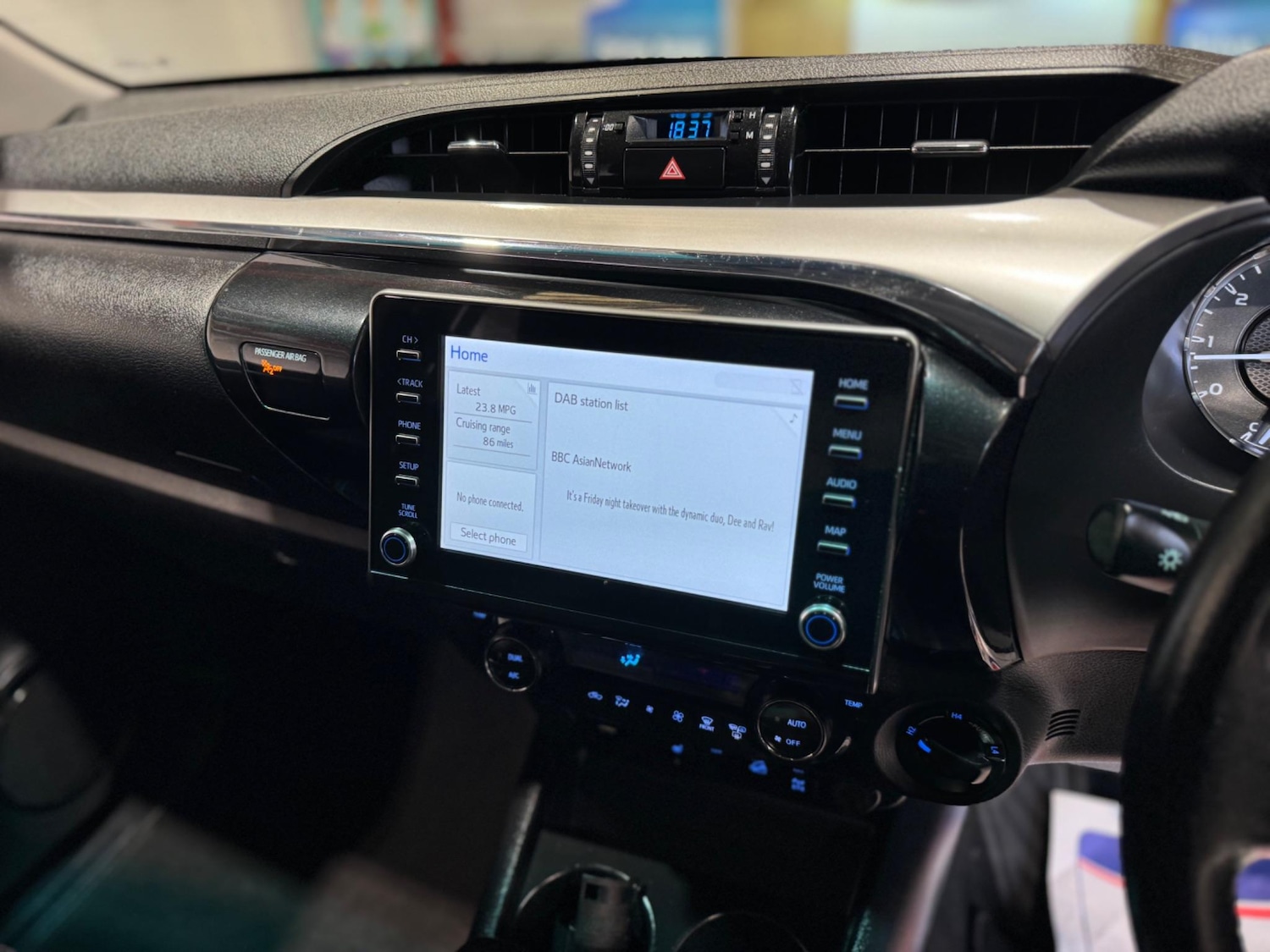 Used Toyota Hilux 2022 for sale - 76987801: Photo 15