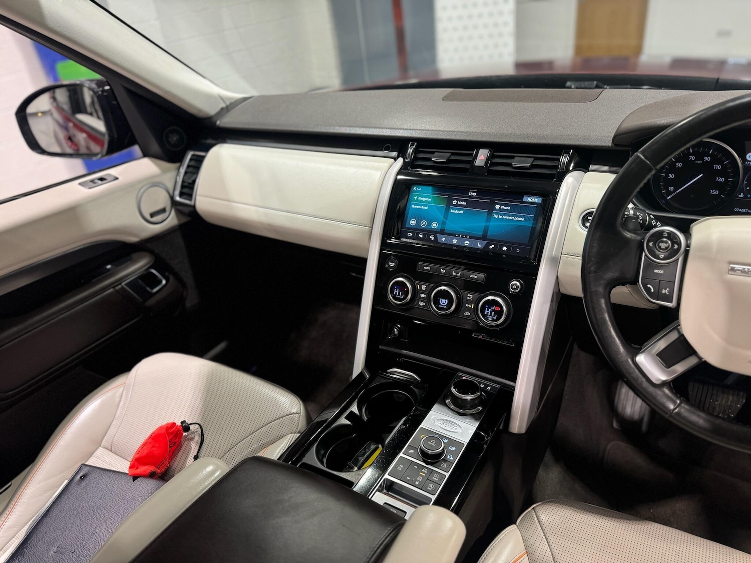 Used Land Rover Discovery 2017 for sale - 76167494: Photo 11