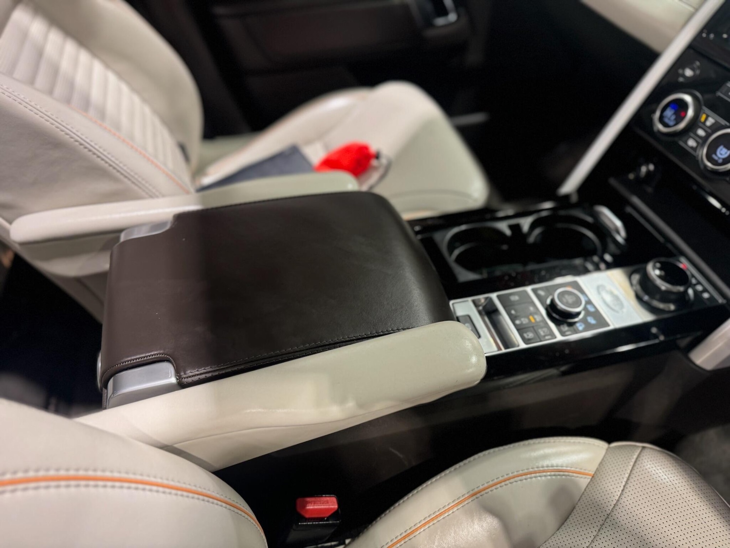 Used Land Rover Discovery 2017 for sale - 76167494: Photo 16