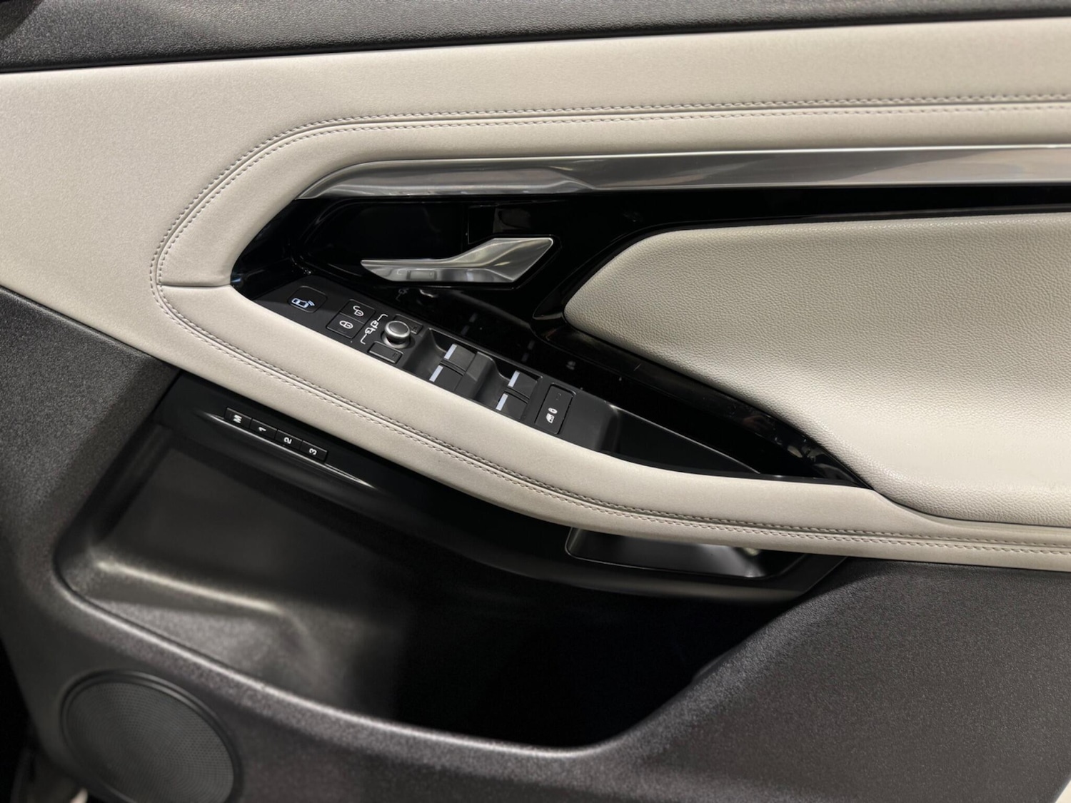 Used Land Rover Range Rover Evoque 2019 for sale - 75964594: Photo 15