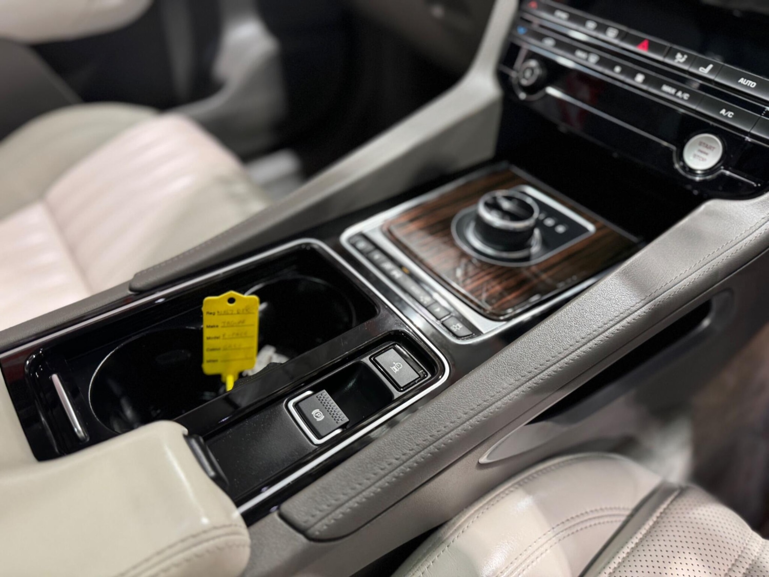 Used Jaguar F-Pace 2017 for sale - 77315204: Photo 14