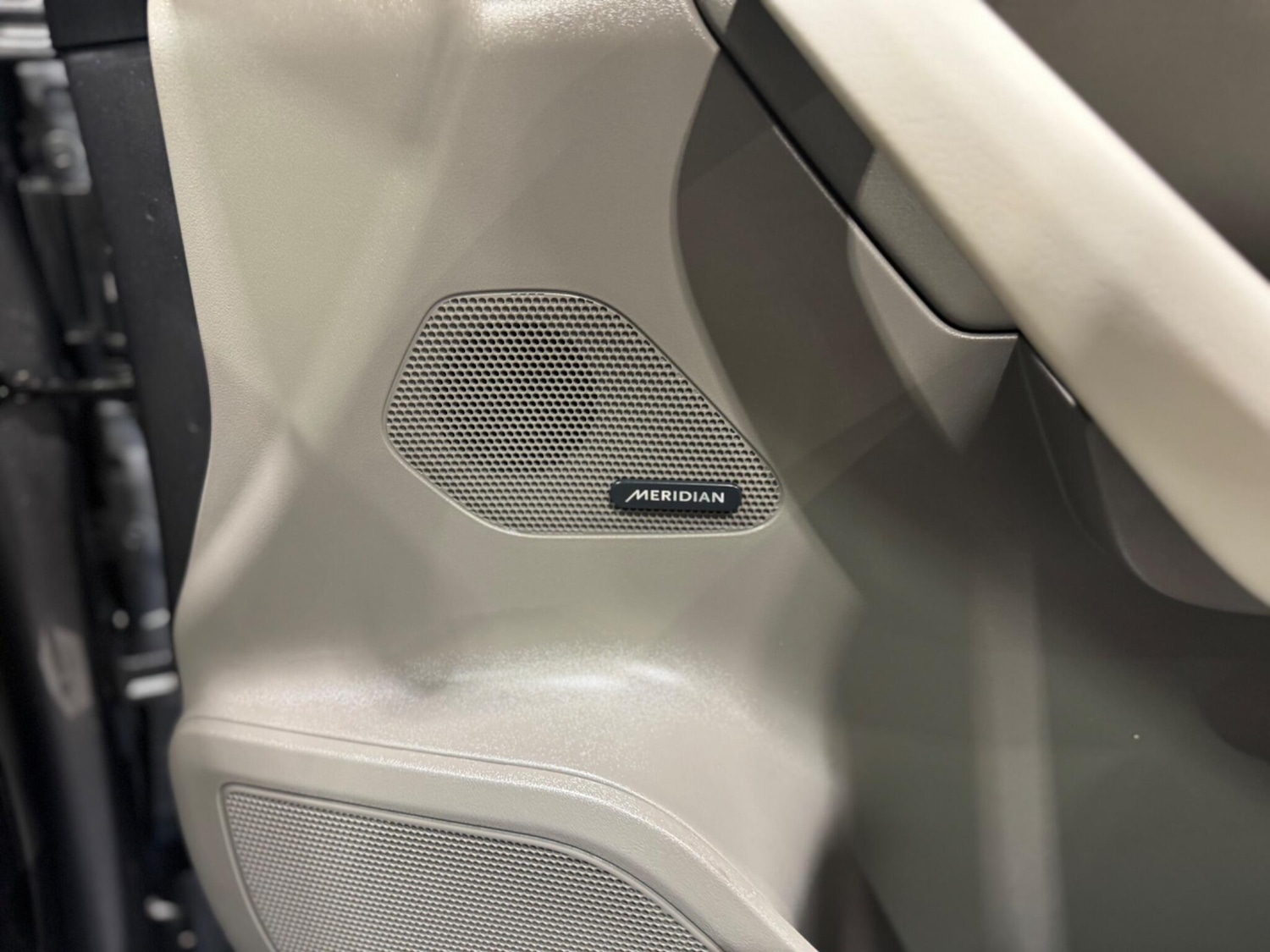 Used Jaguar F-Pace 2017 for sale - 77315204: Photo 17