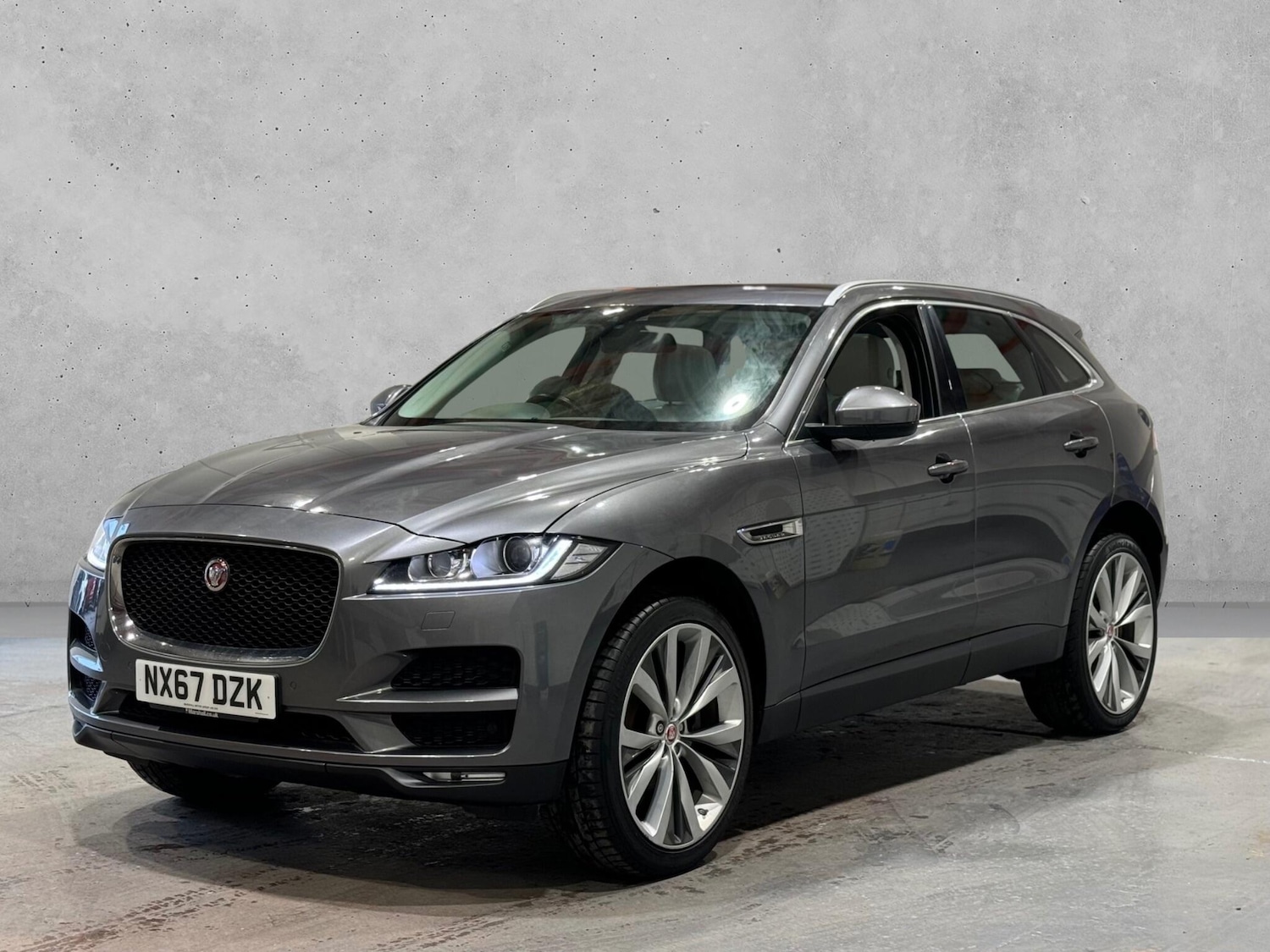 Used Jaguar F-Pace 2017 for sale - 77315204: Photo 4