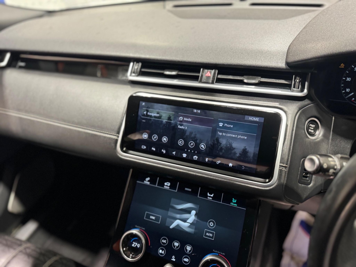 Used Land Rover Range Rover Velar 2018 for sale - 76786390: Photo 13