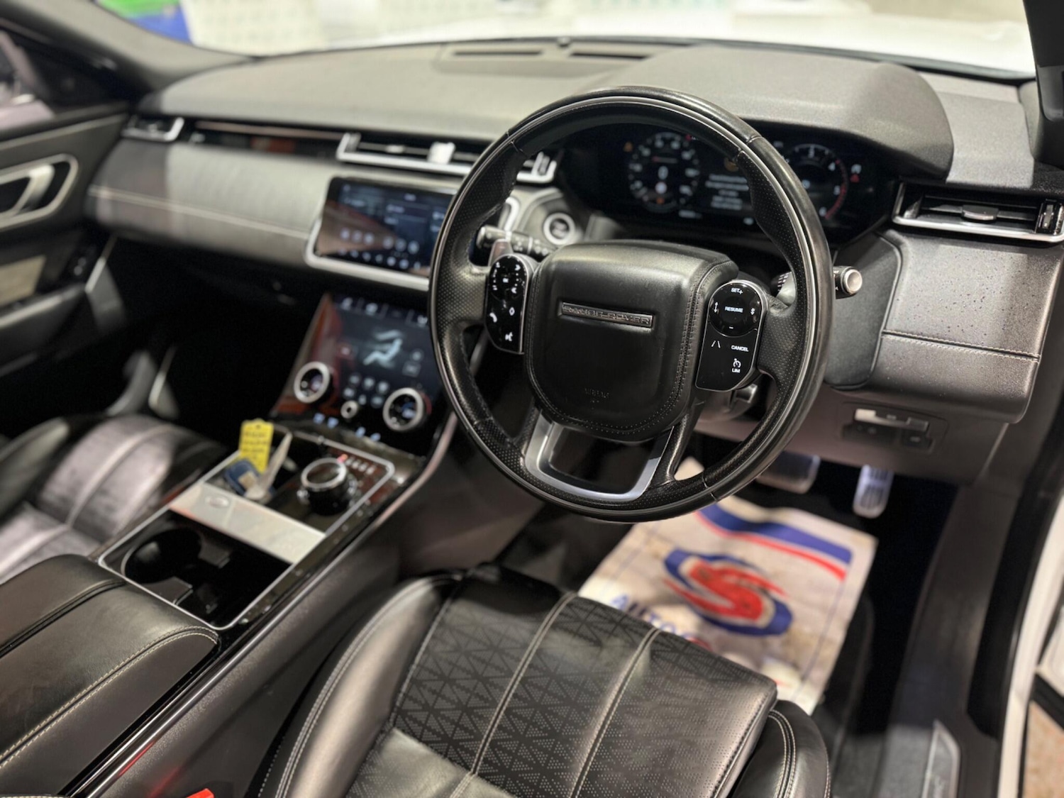 Used Land Rover Range Rover Velar 2018 for sale - 76786390: Photo 8