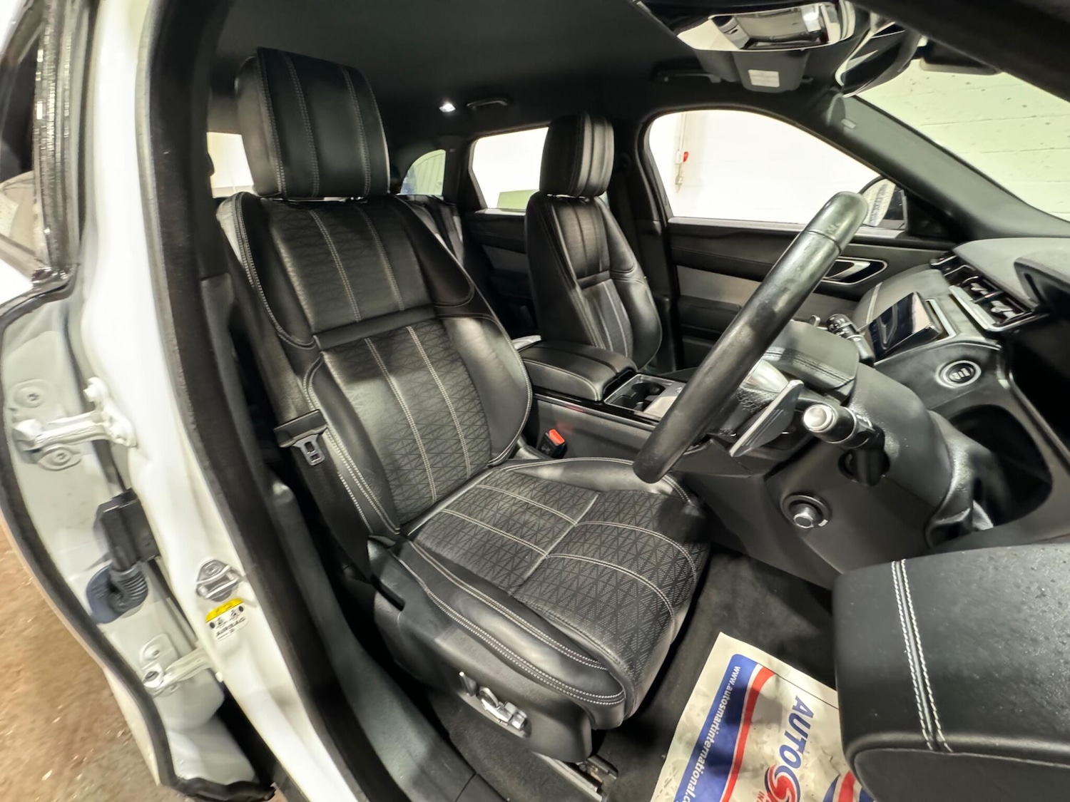 Used Land Rover Range Rover Velar 2018 for sale - 76786390: Photo 9