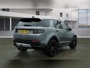 Used Land Rover Discovery Sport 2019 for sale - 75965238: Photo