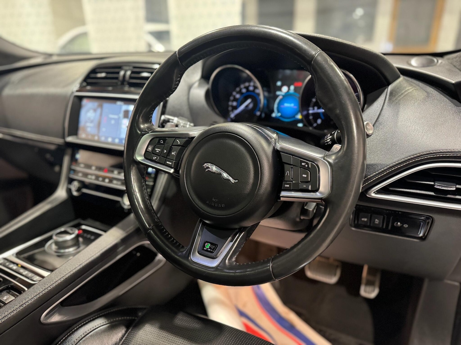 Used Jaguar F-Pace 2019 for sale - 76688984: Photo 14