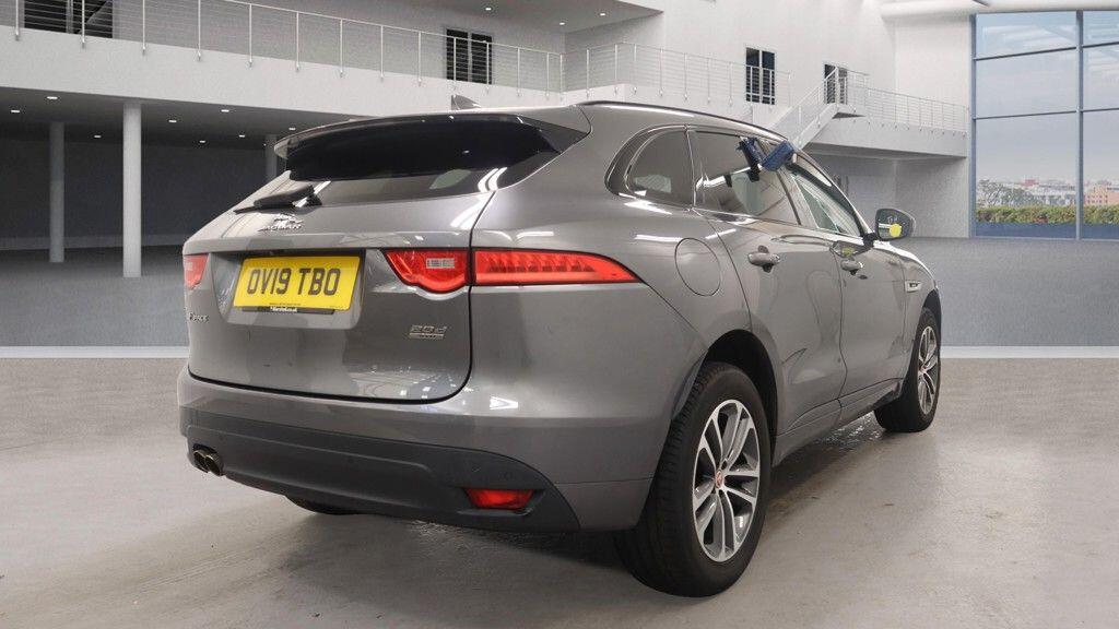 Used Jaguar F-Pace 2019 for sale - 76688984: Photo 4