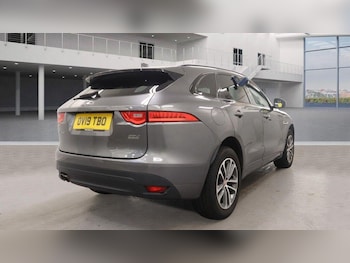 Used Jaguar F-Pace 2019 for sale - 76688984: Photo