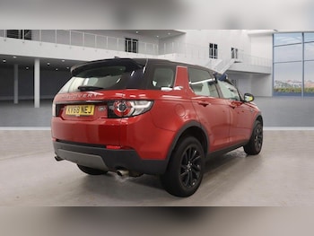 Used Land Rover Discovery Sport 2018 for sale - 76689562: Photo