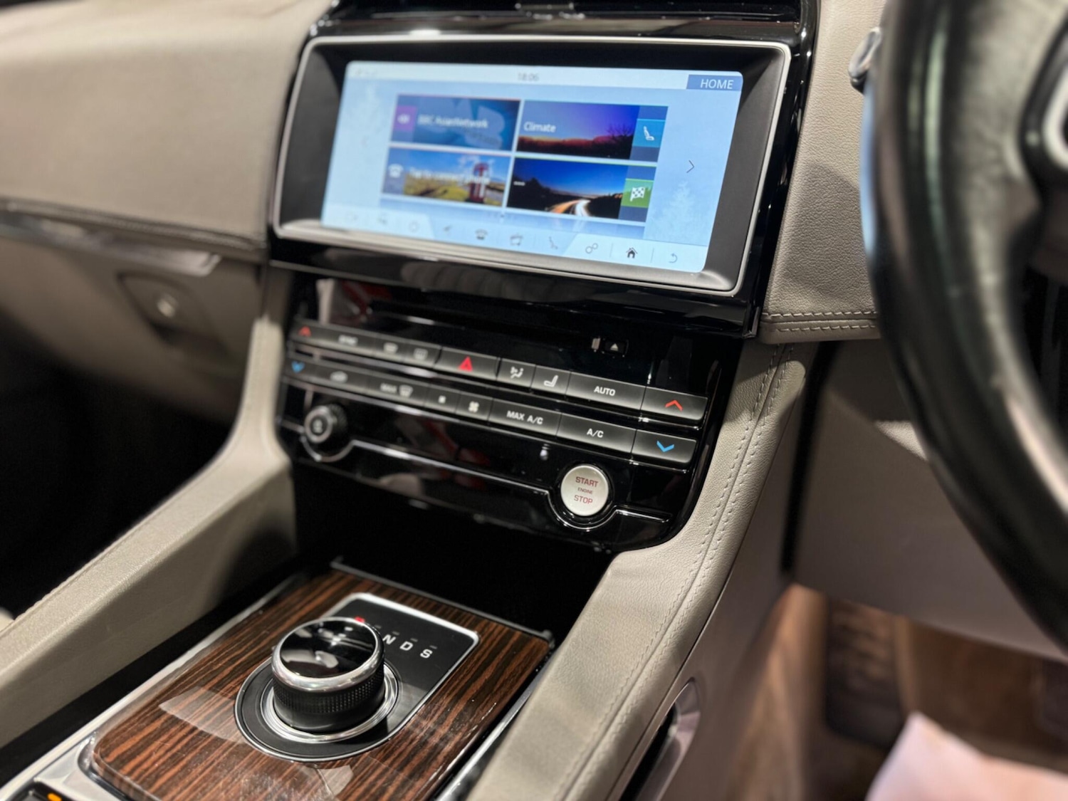 Used Jaguar F-Pace 2016 for sale - 77021364: Photo 17