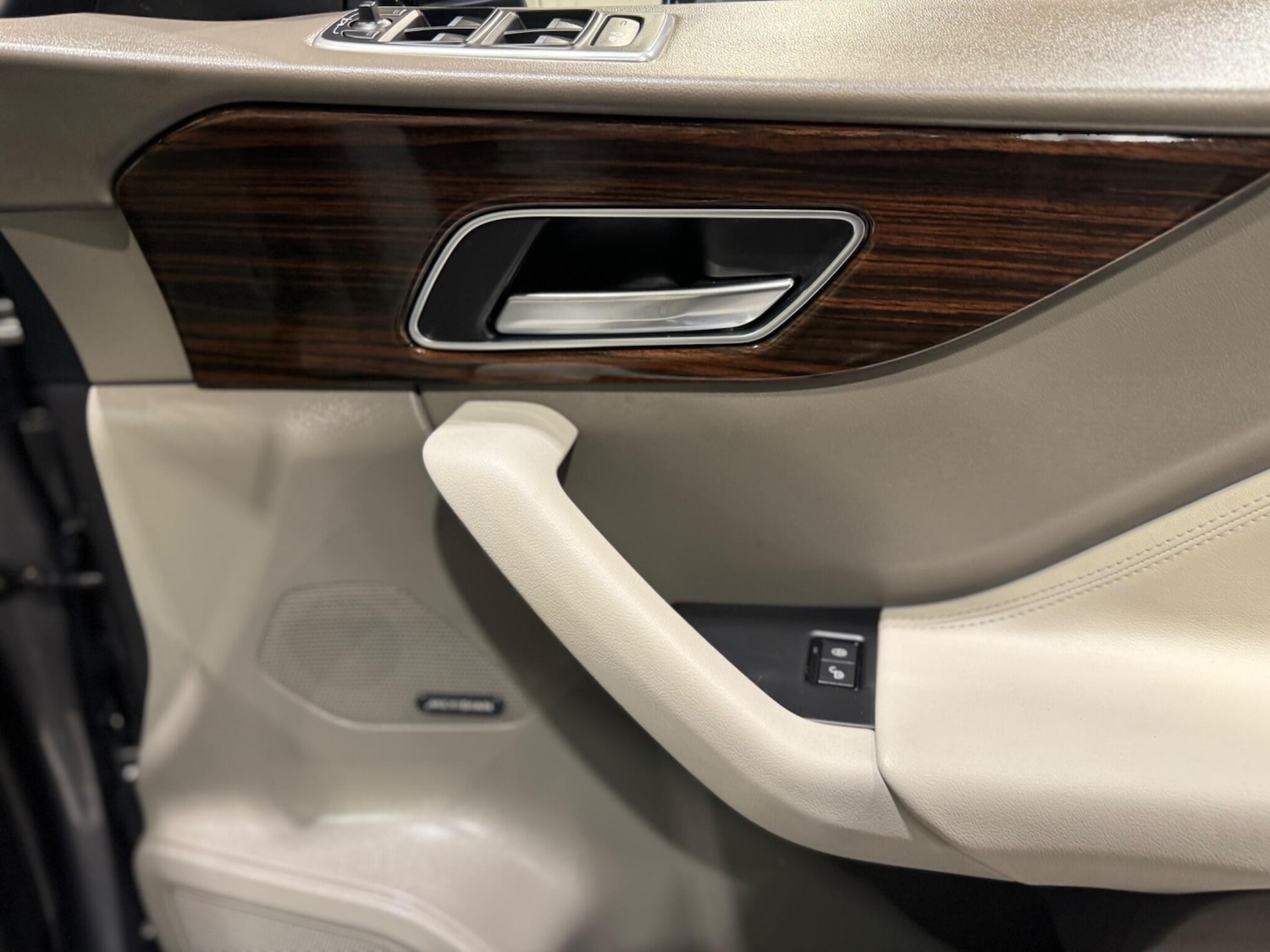 Used Jaguar F-Pace 2017 for sale - 76201445: Photo 16