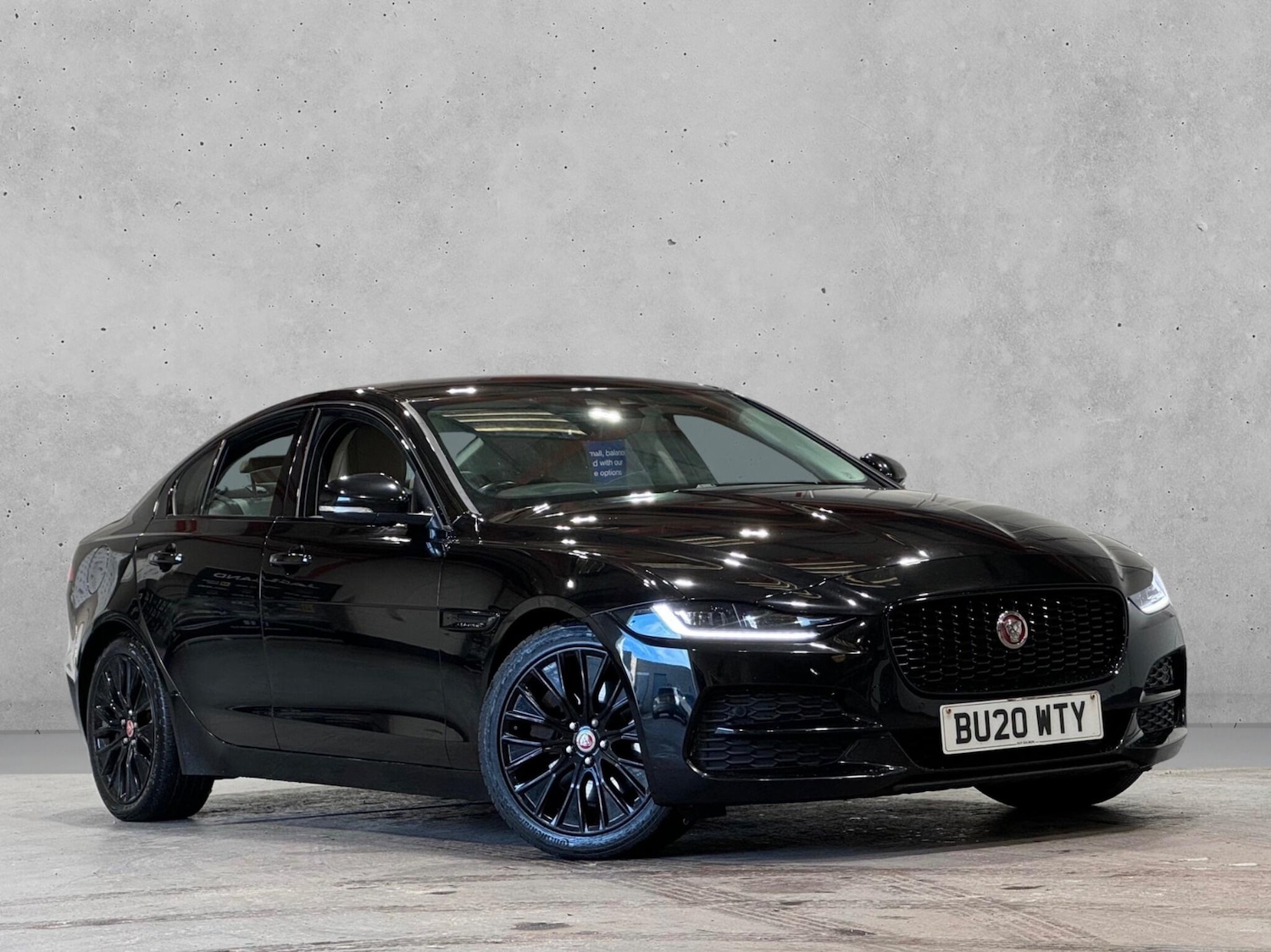 Used Jaguar XE 2020 for sale - 76752961: Photo 1